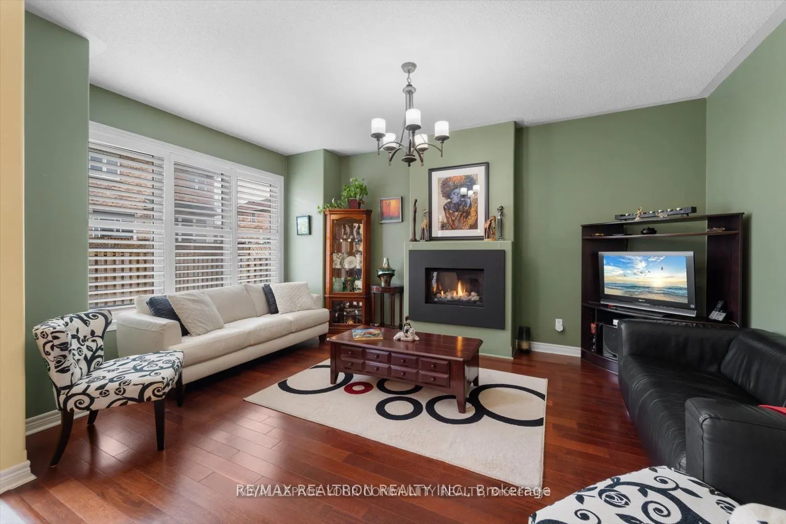 194 Gail Parks Crescent