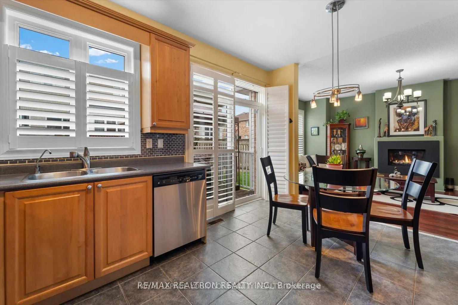 194 Gail Parks Crescent