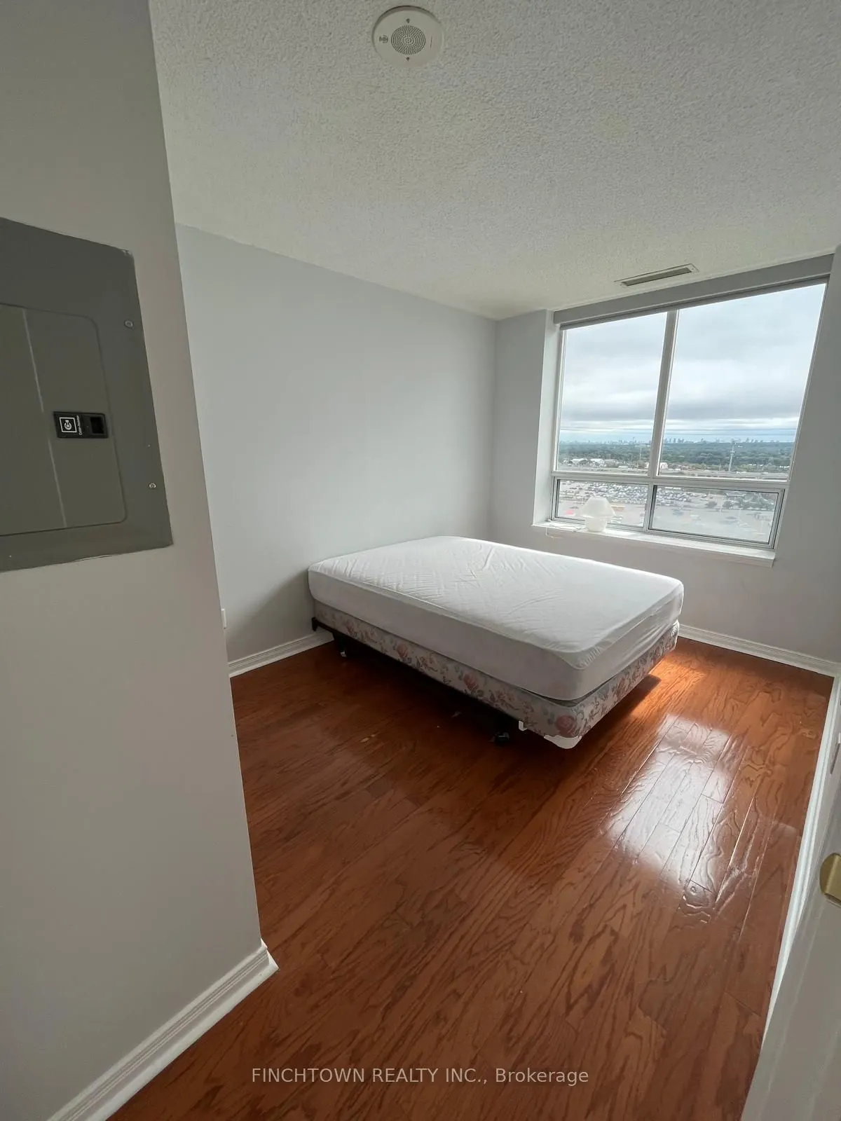 39 Oneida Crescent, #PH18