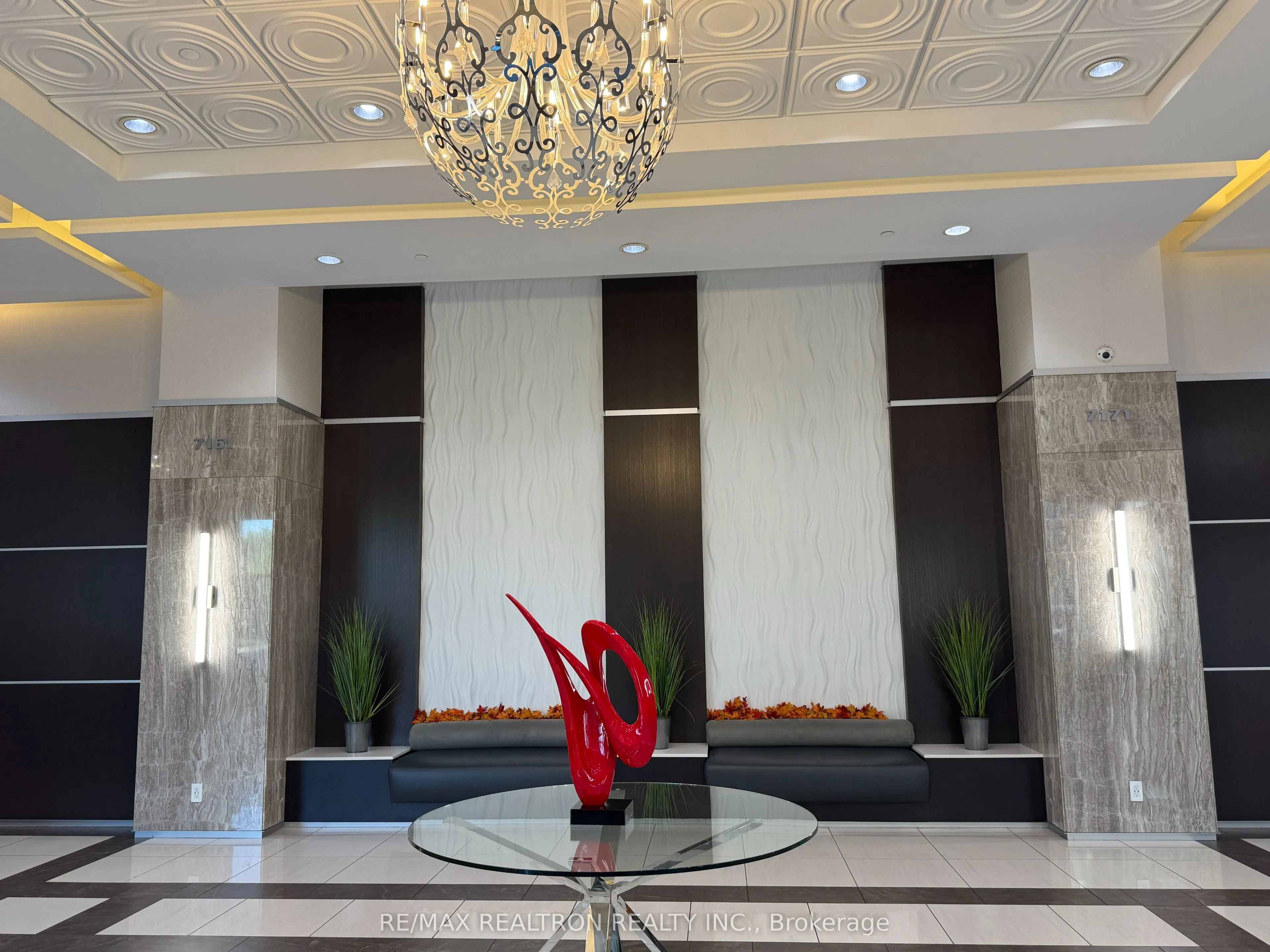 7171 Yonge Street, #615