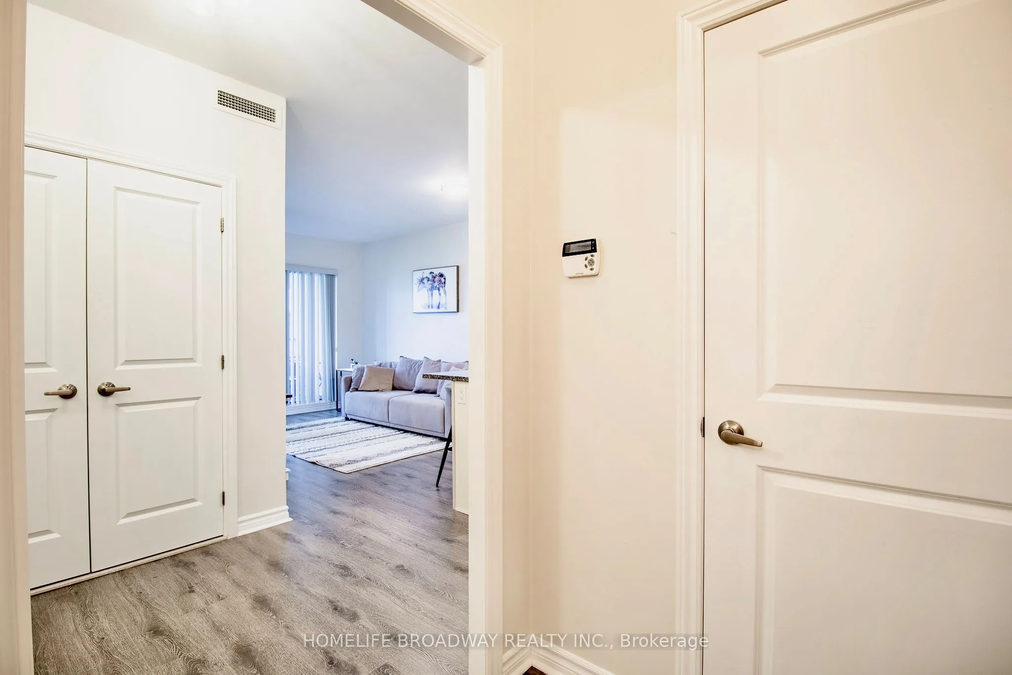 9255 Jane Street, #815