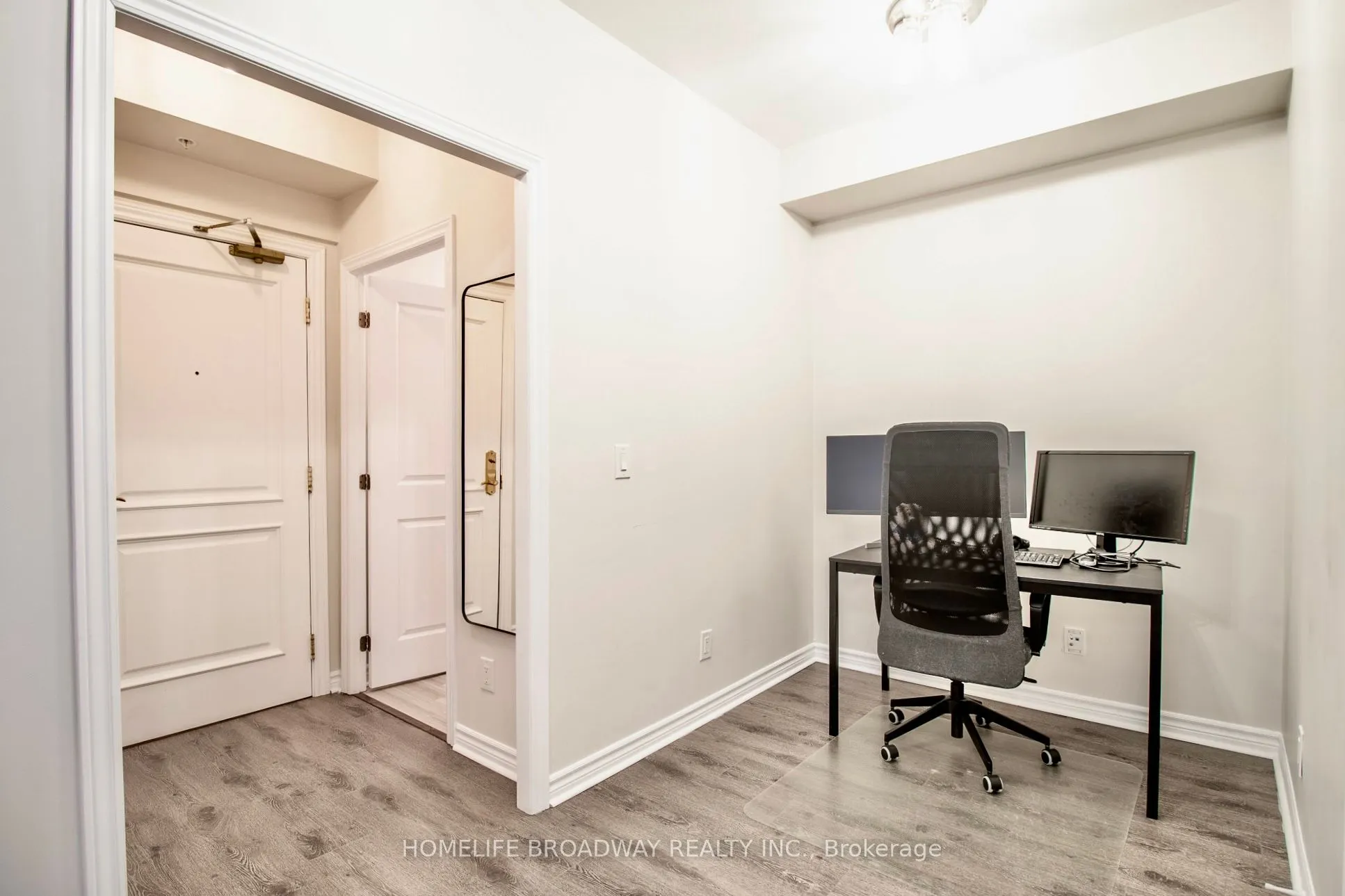 9255 Jane Street, #815