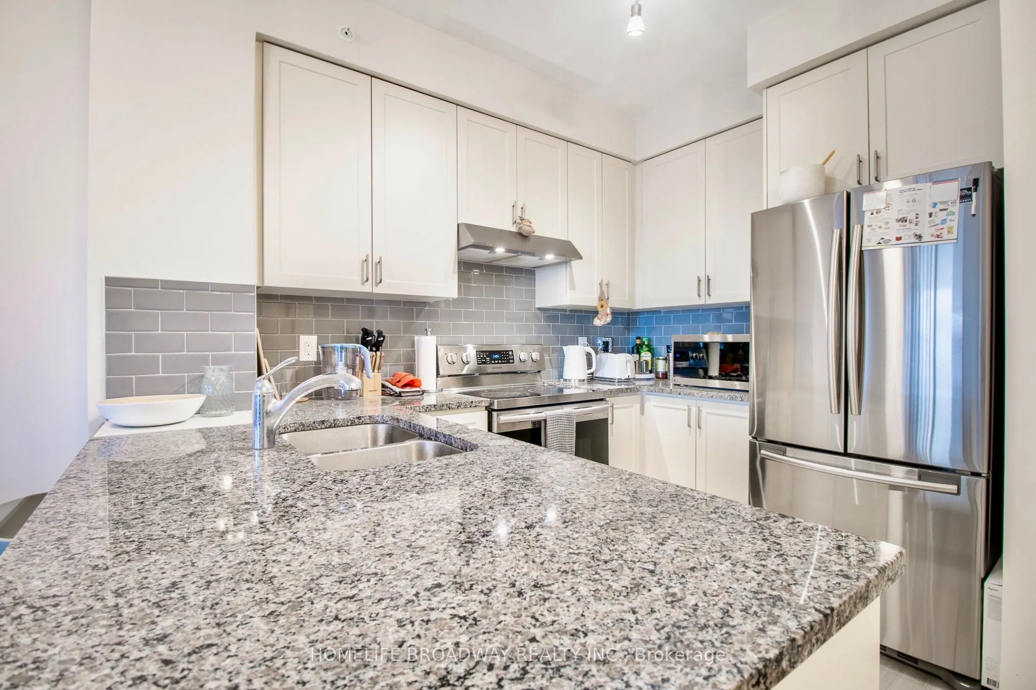 9255 Jane Street, #815