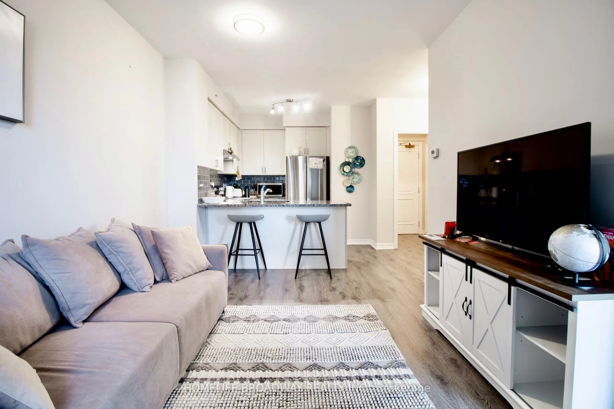 9255 Jane Street, #815