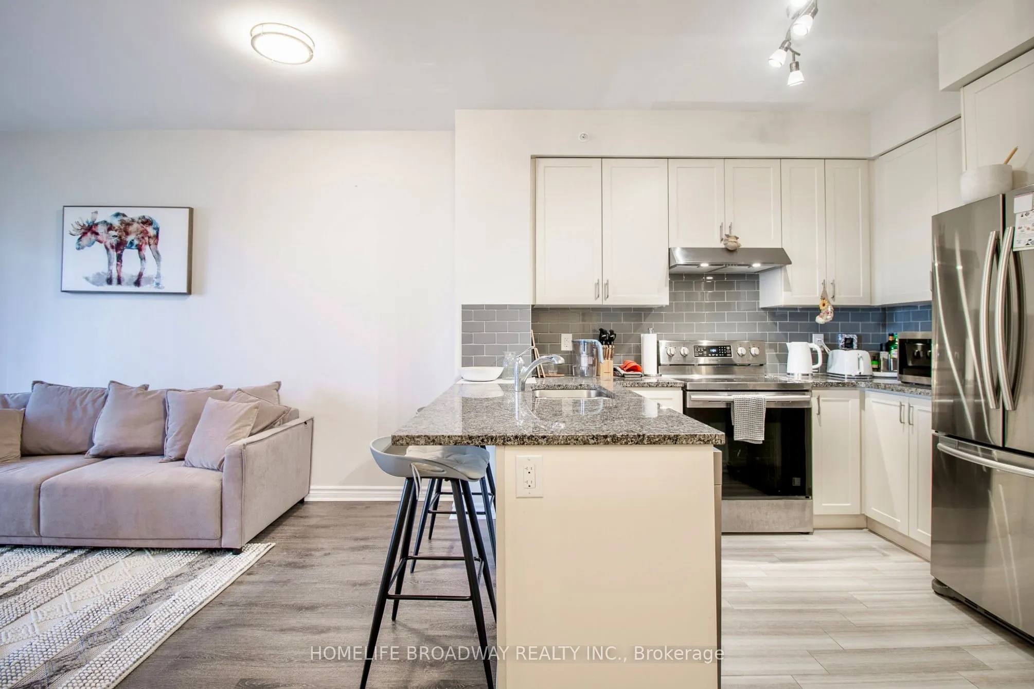 9255 Jane Street, #815