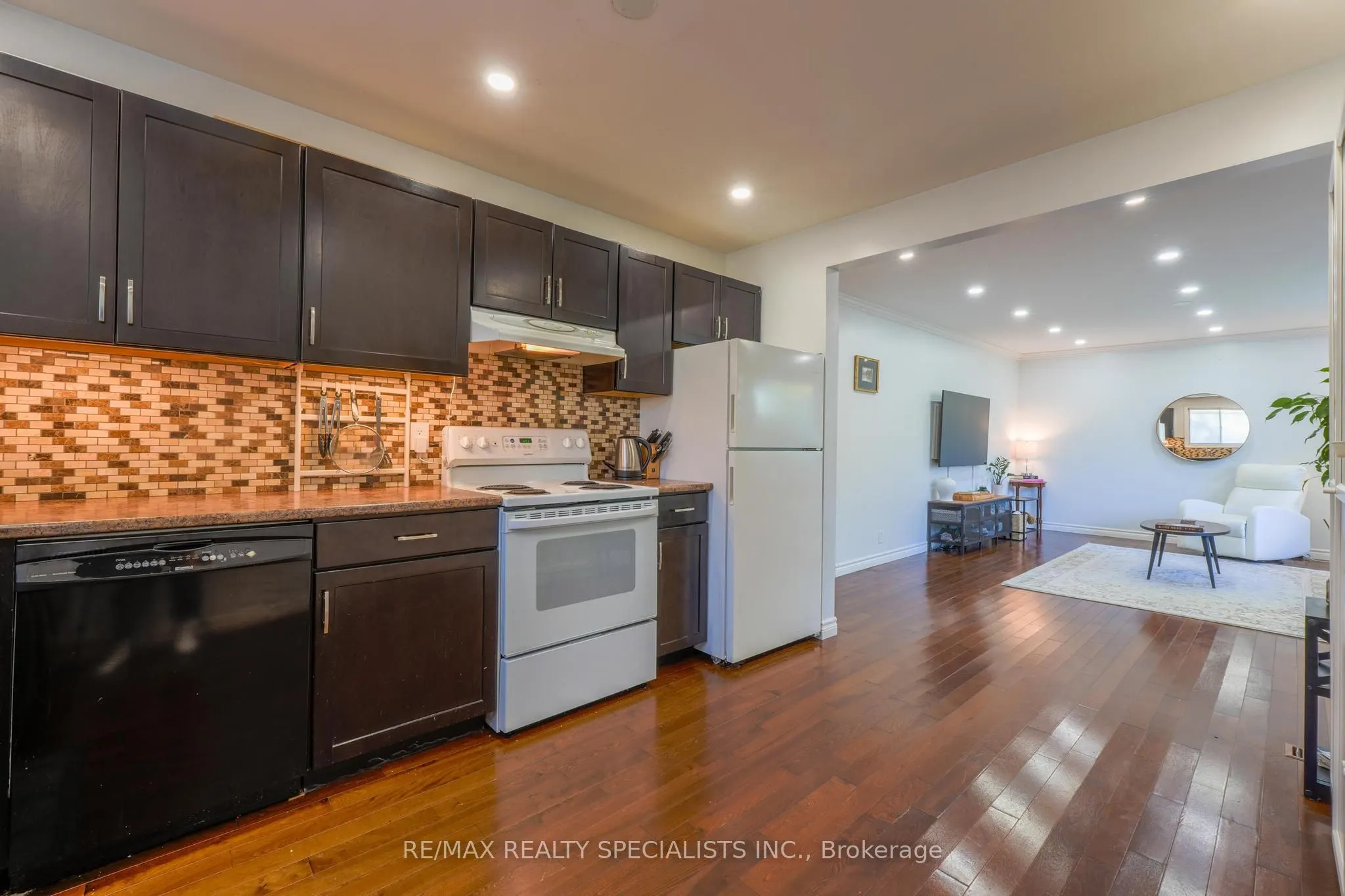 18 Corbett Crescent
