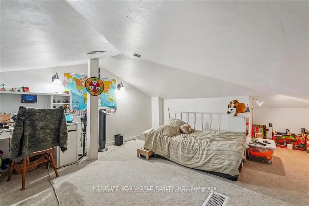 47 Davis Road, #UPPER