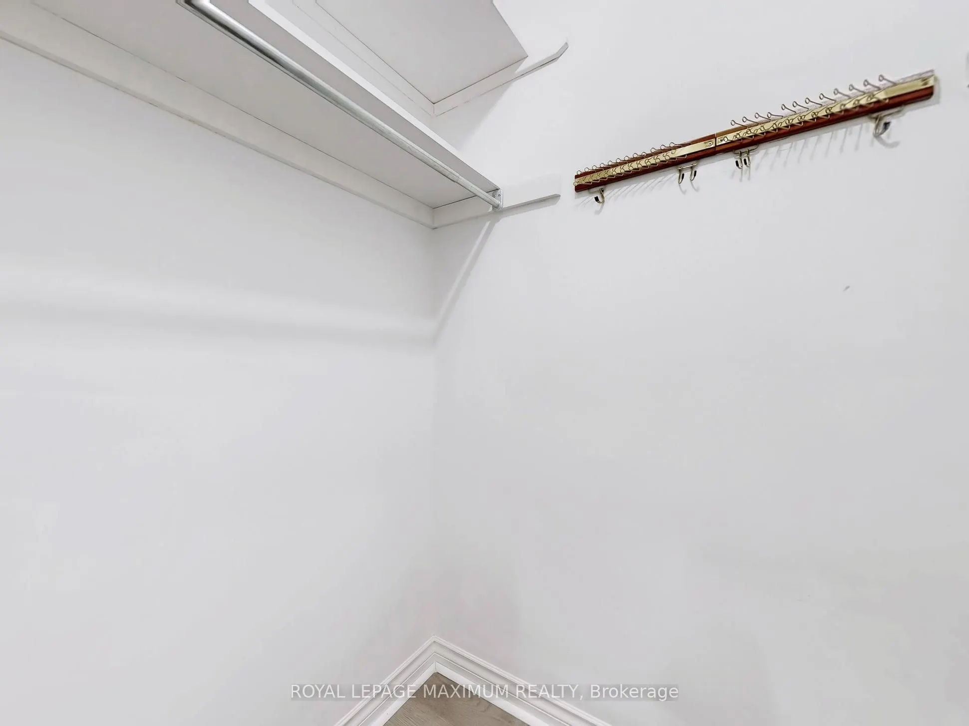 22 A Waltham Crescent