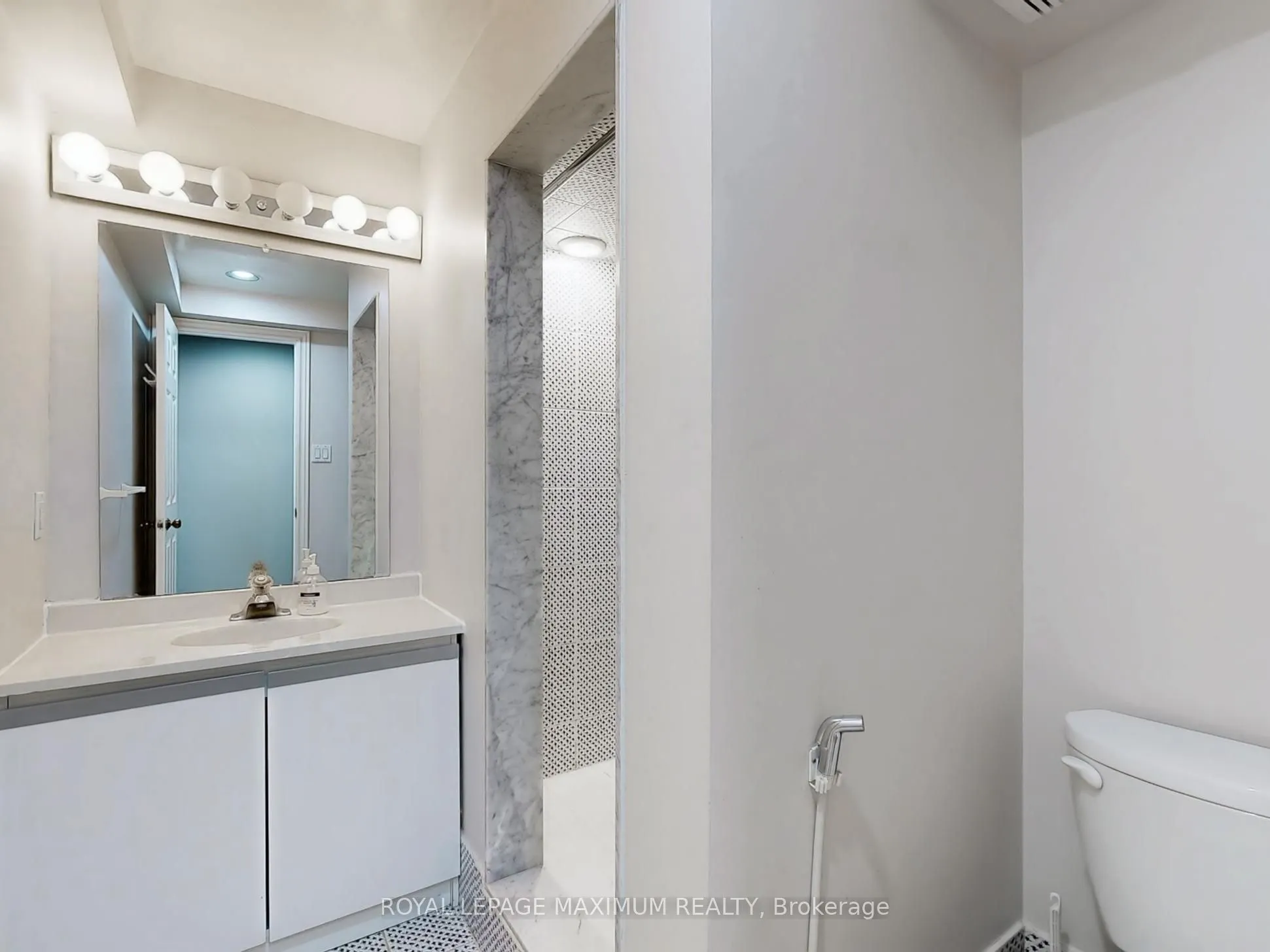 22 A Waltham Crescent