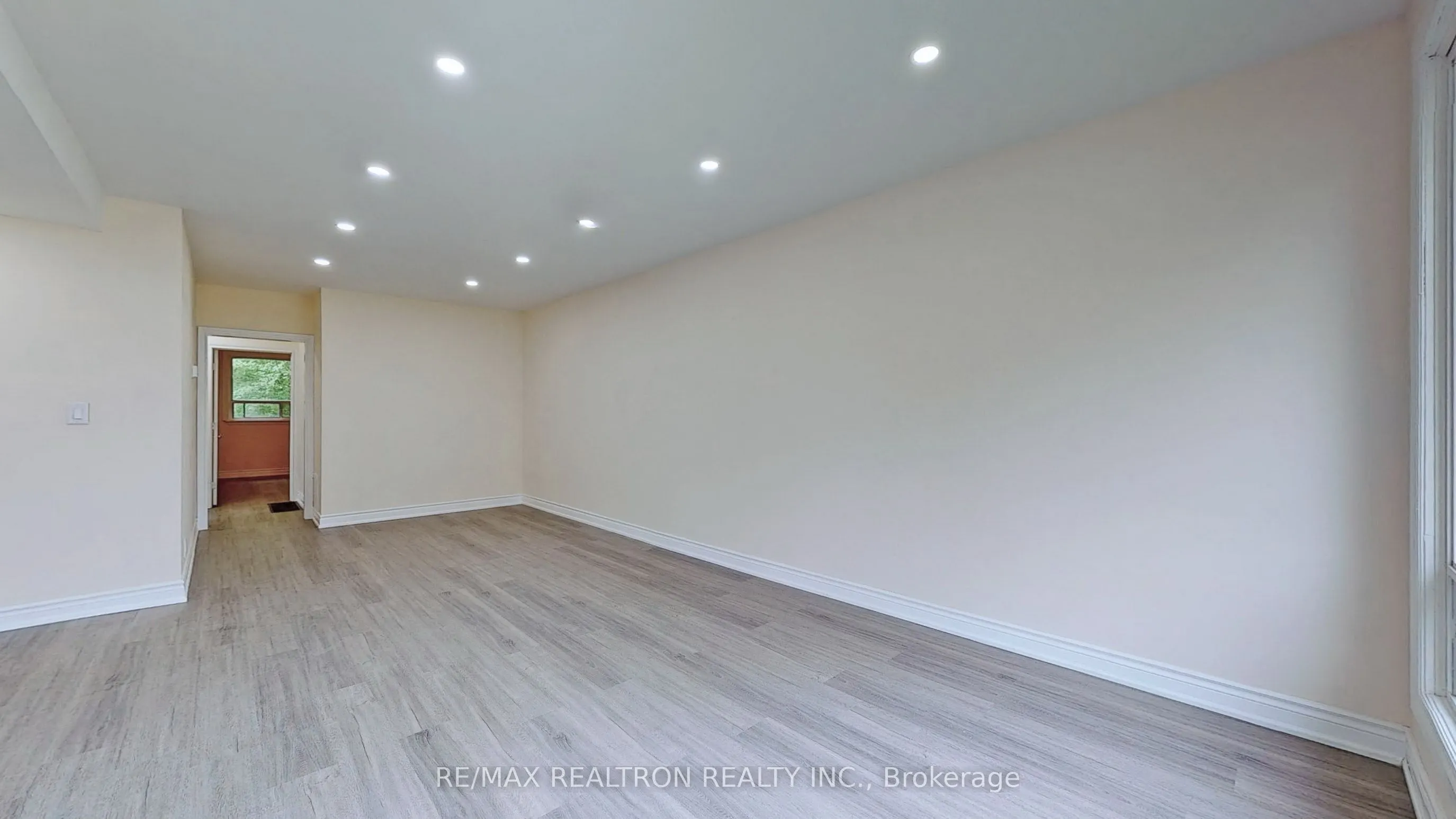 265 Browndale Crescent E, #Main Floor