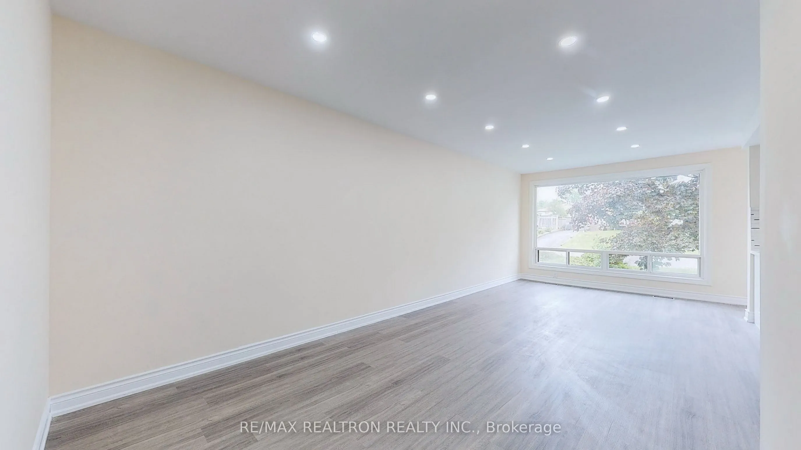 265 Browndale Crescent E, #Main Floor