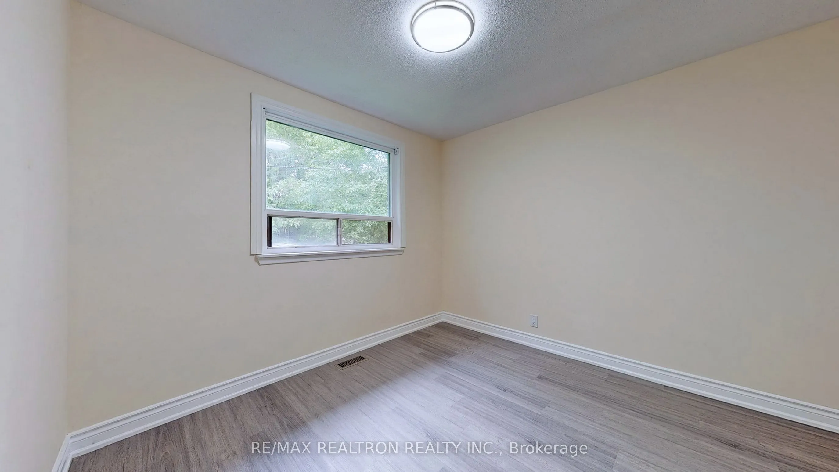 265 Browndale Crescent E, #Main Floor