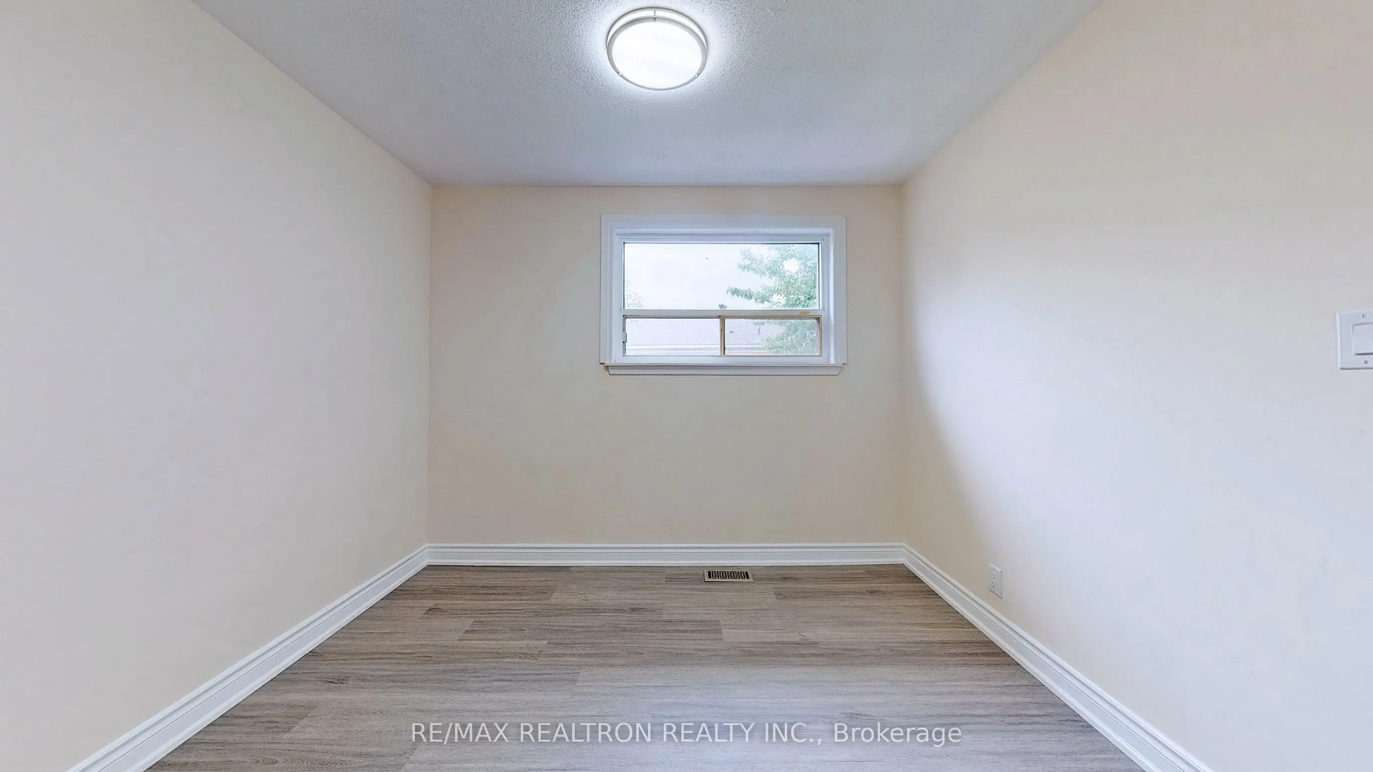 265 Browndale Crescent E, #Main Floor