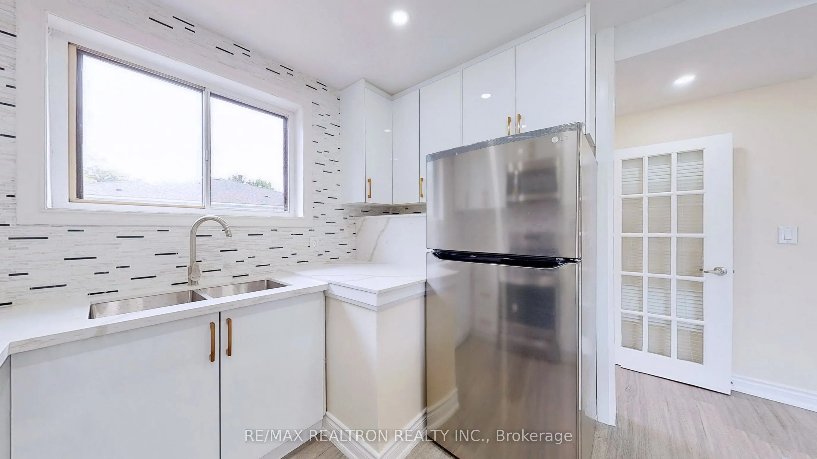 265 Browndale Crescent E, #Main Floor