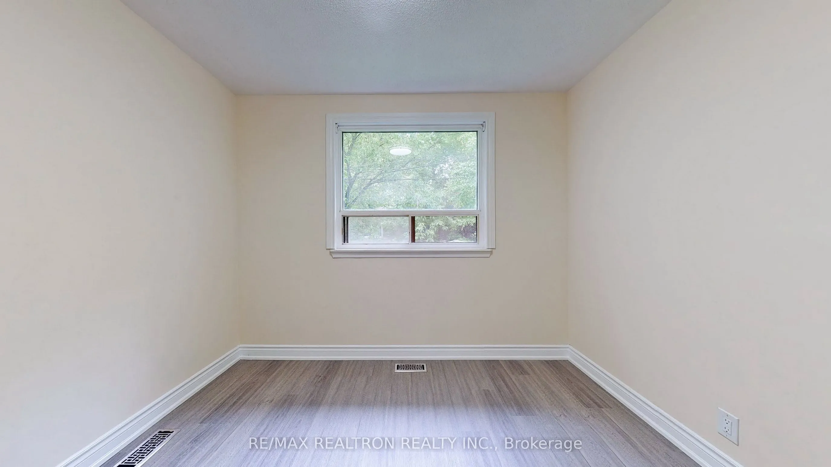 265 Browndale Crescent E, #Main Floor