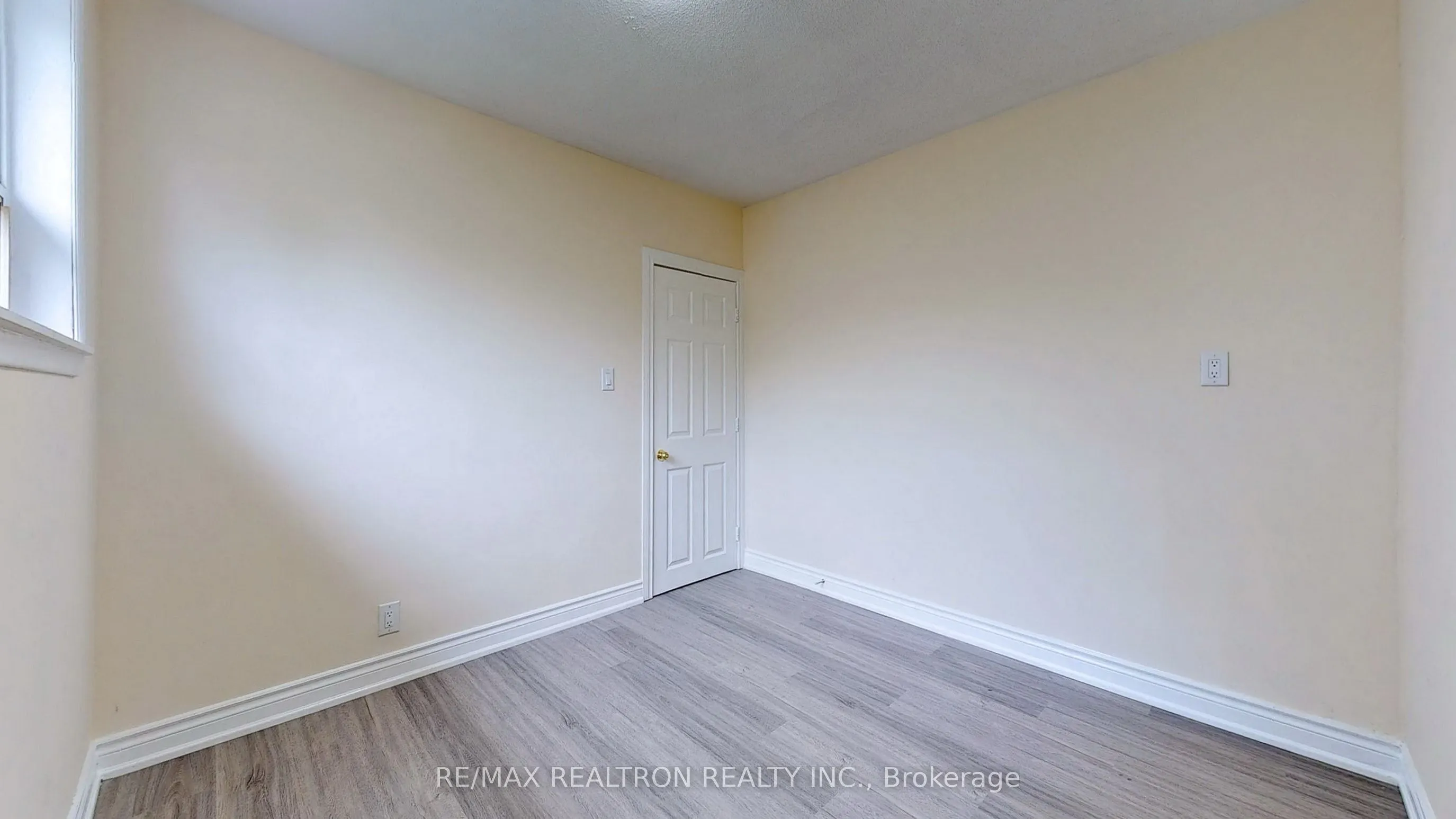 265 Browndale Crescent E, #Main Floor