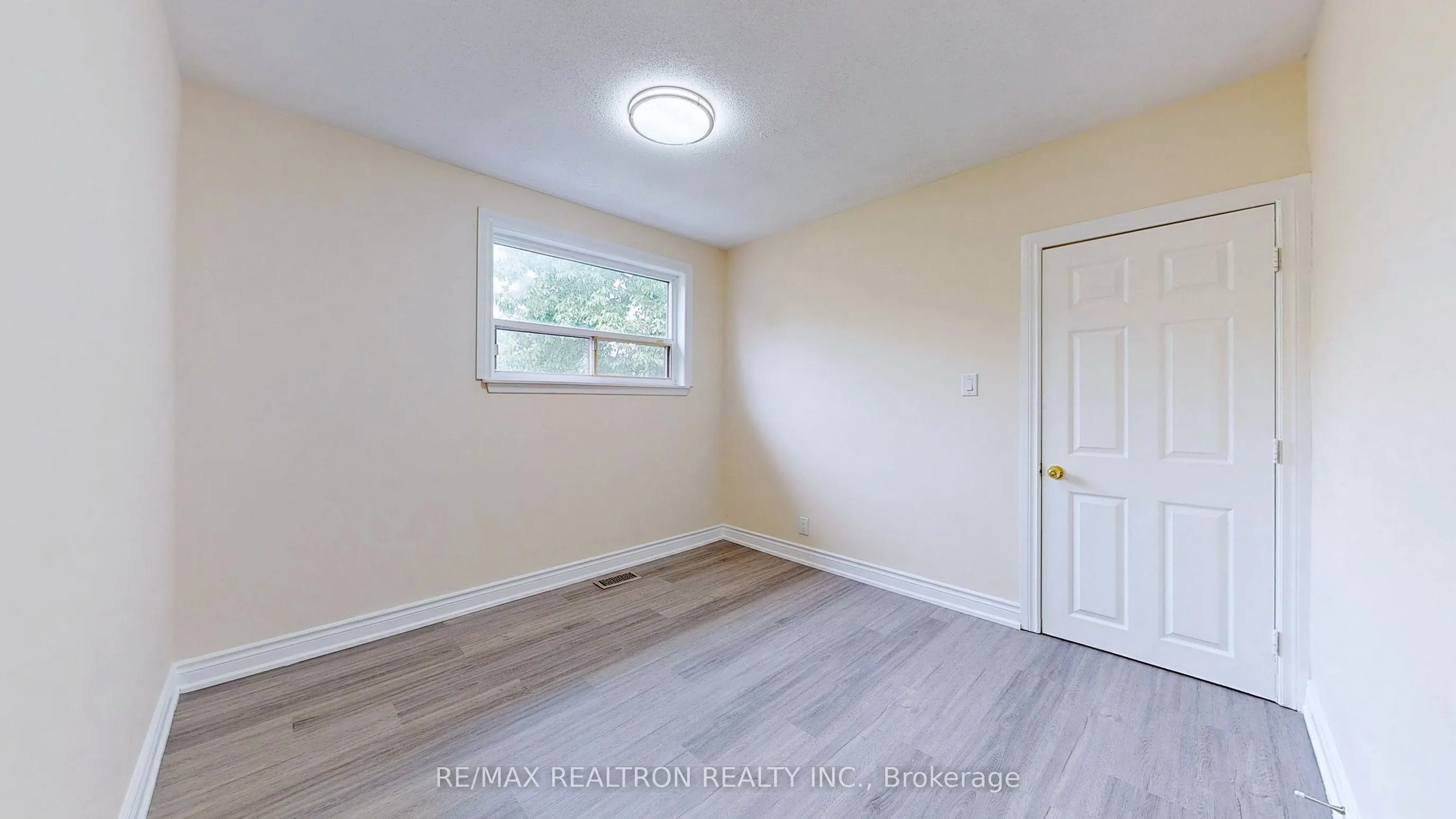 265 Browndale Crescent E, #Main Floor