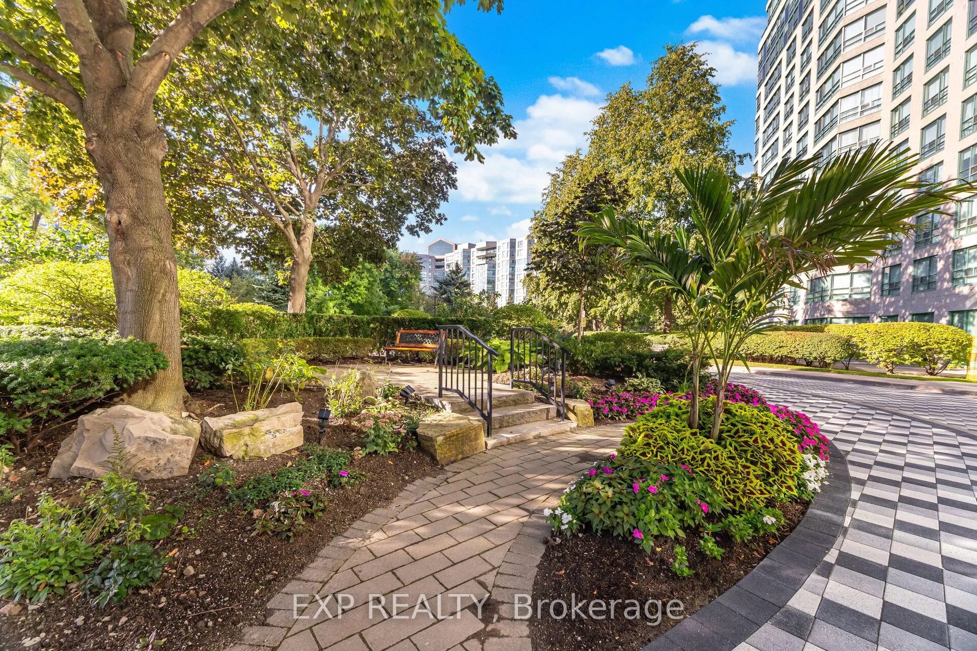 7825 Bayview Avenue, #613