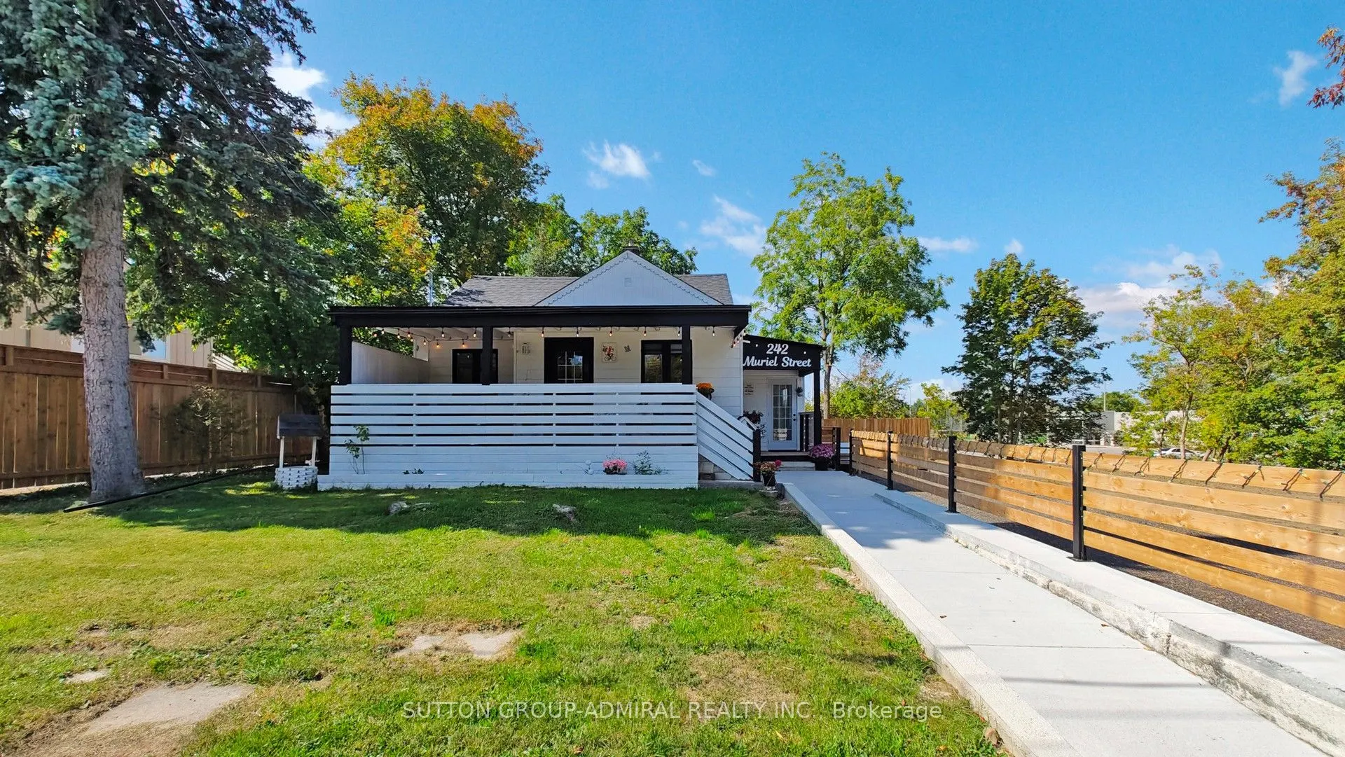 242 Muriel Street, #Main Floor