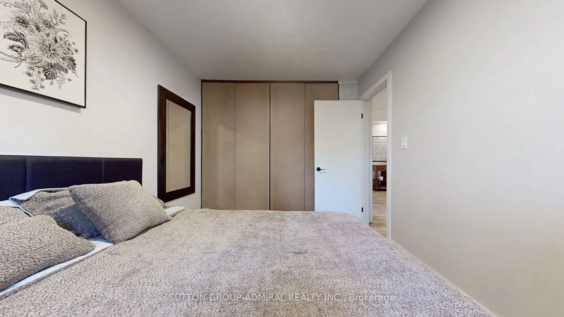 242 Muriel Street, #Main Floor