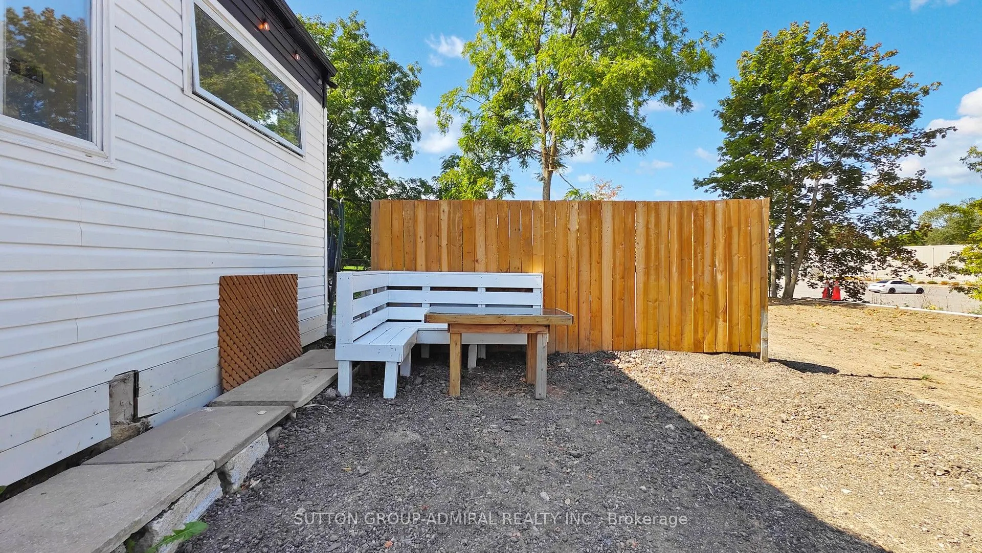 242 Muriel Street, #Main Floor