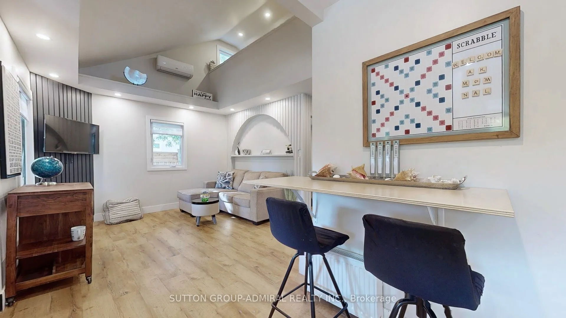 242 Muriel Street, #Main Floor