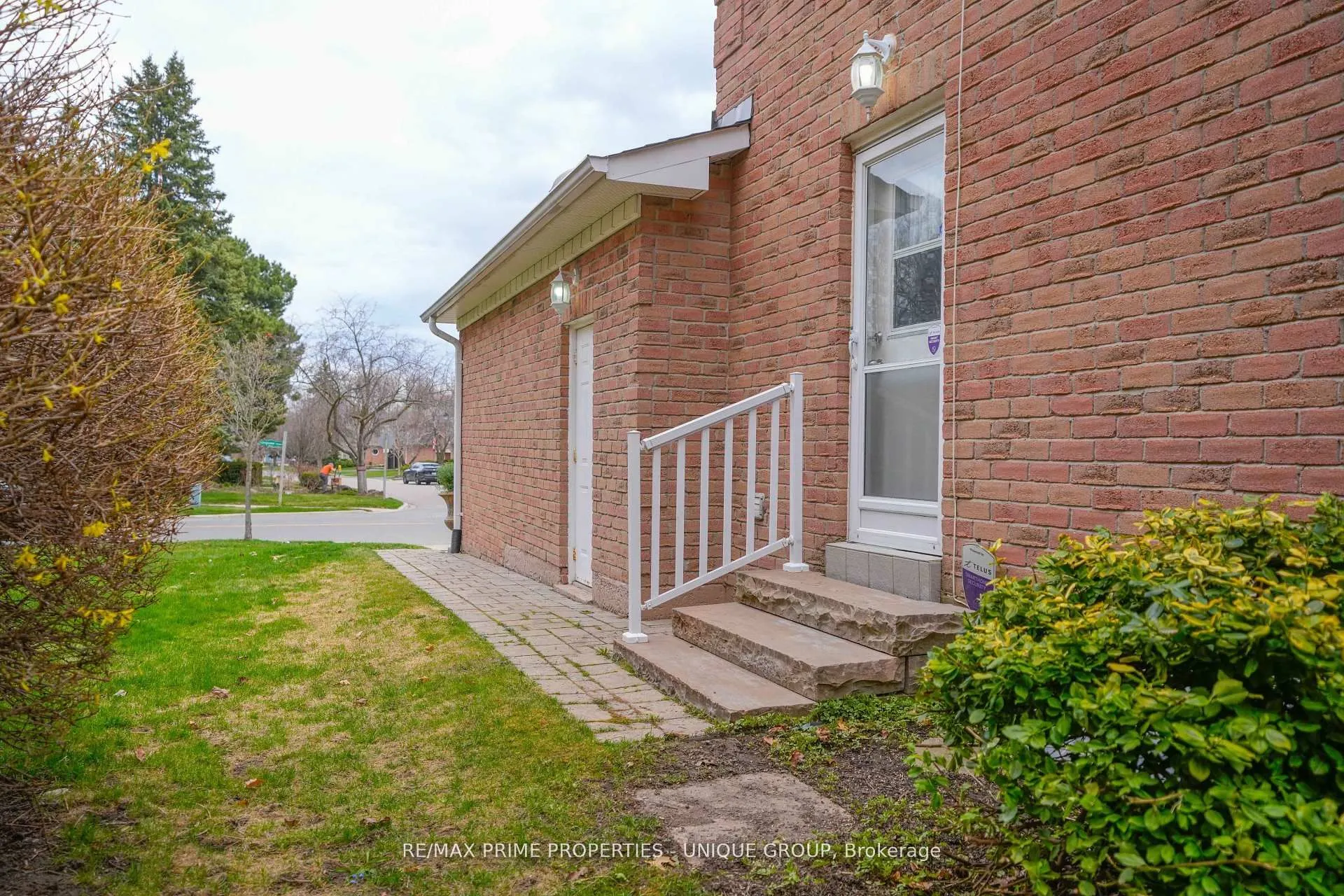 9 Longwater Chase