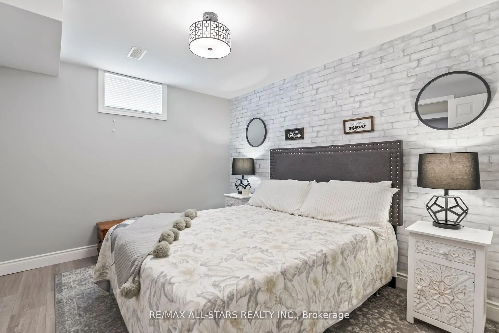 32 Meadows End Crescent