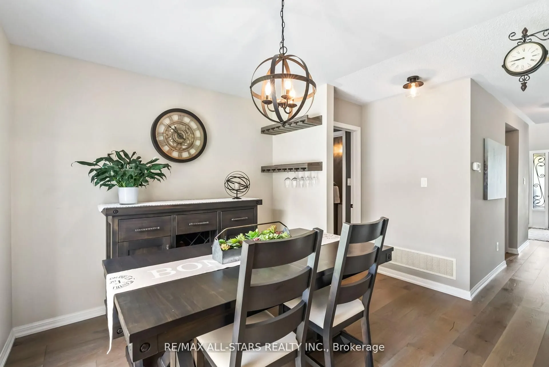 32 Meadows End Crescent