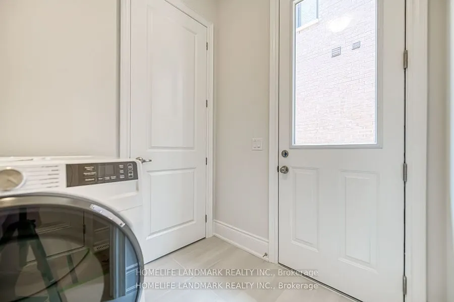 160 Winthrop Crescent