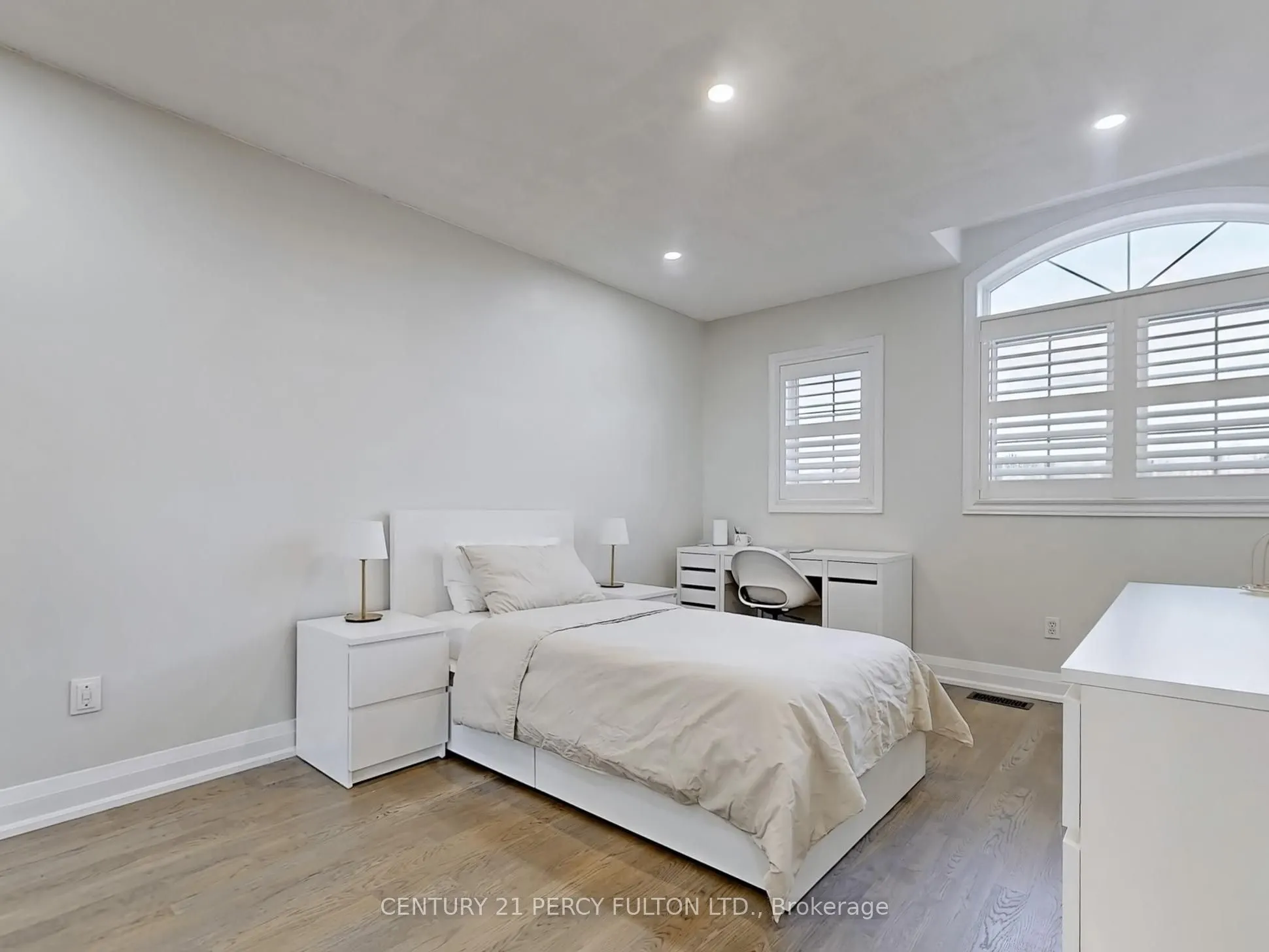 74 Doubtfire Crescent