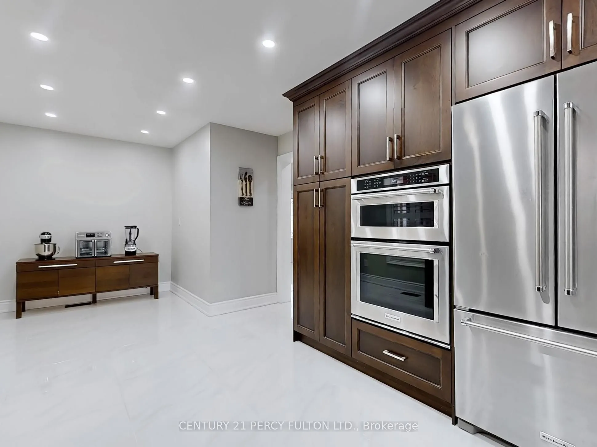 74 Doubtfire Crescent