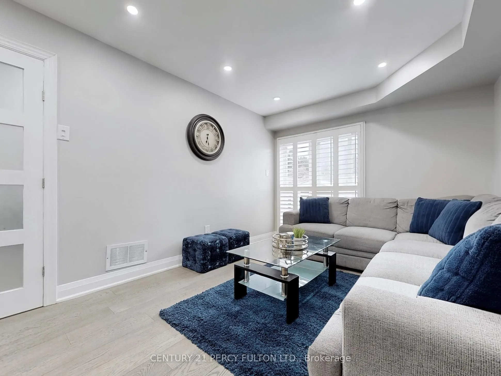 74 Doubtfire Crescent