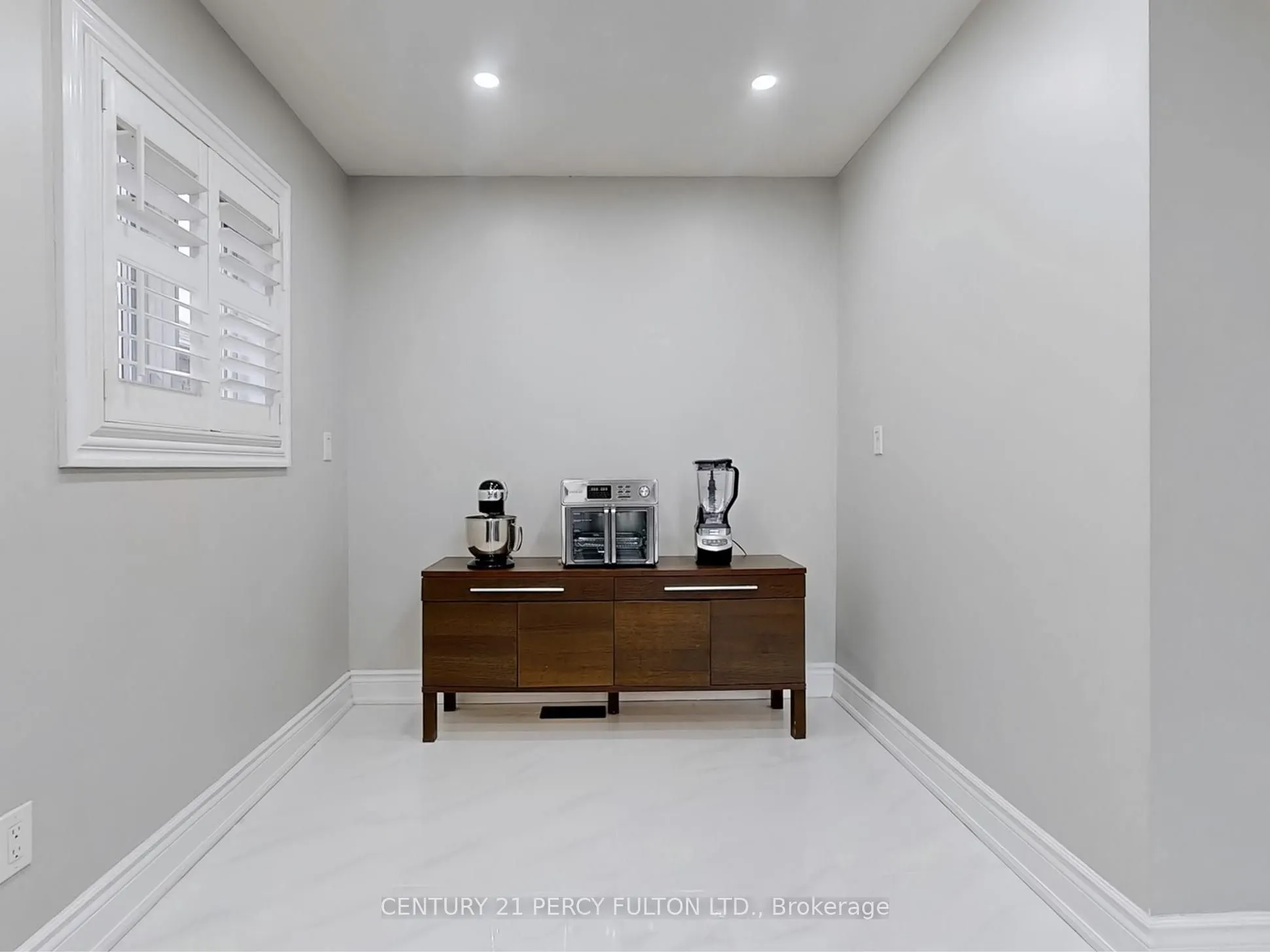 74 Doubtfire Crescent