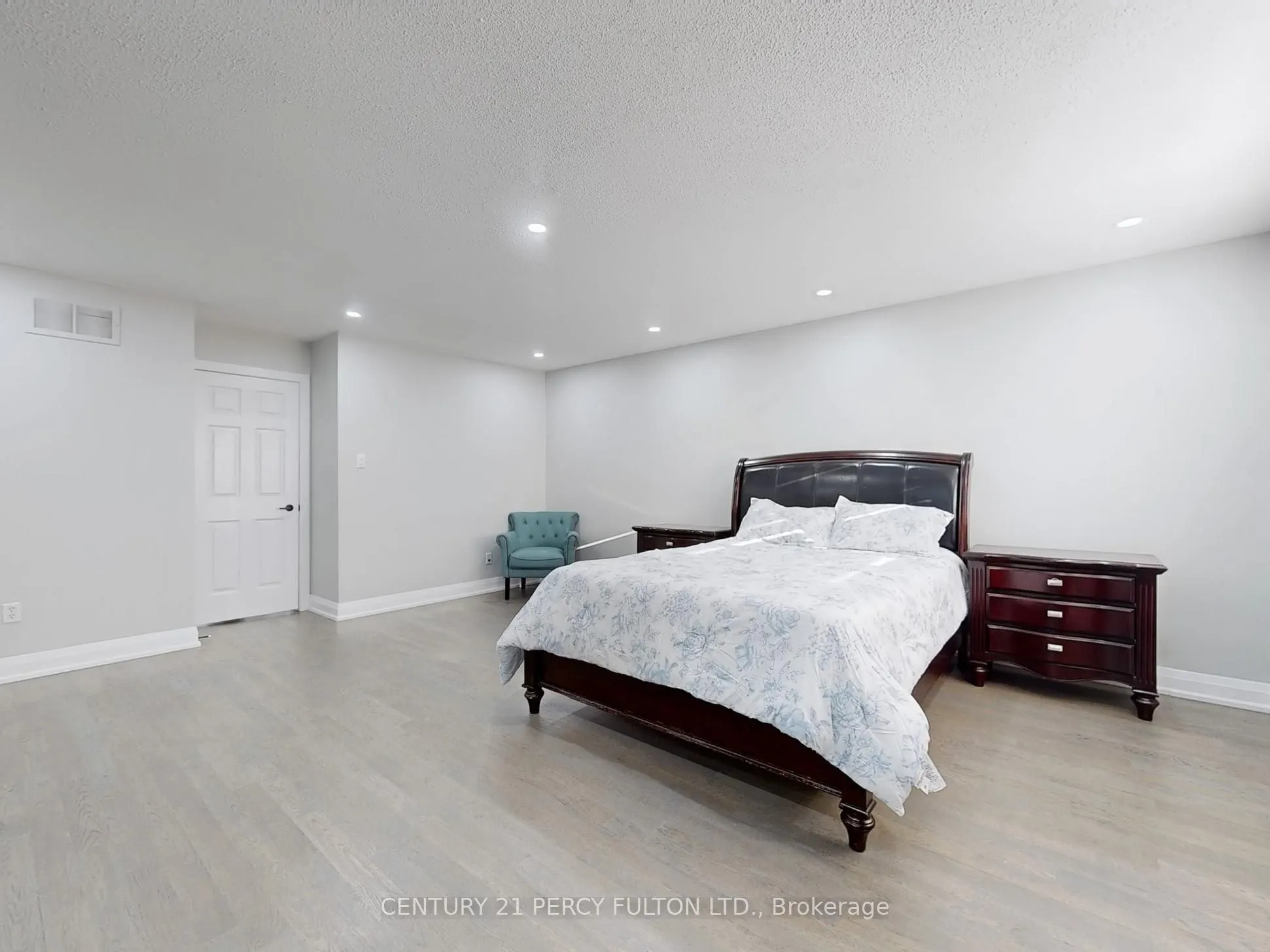 74 Doubtfire Crescent