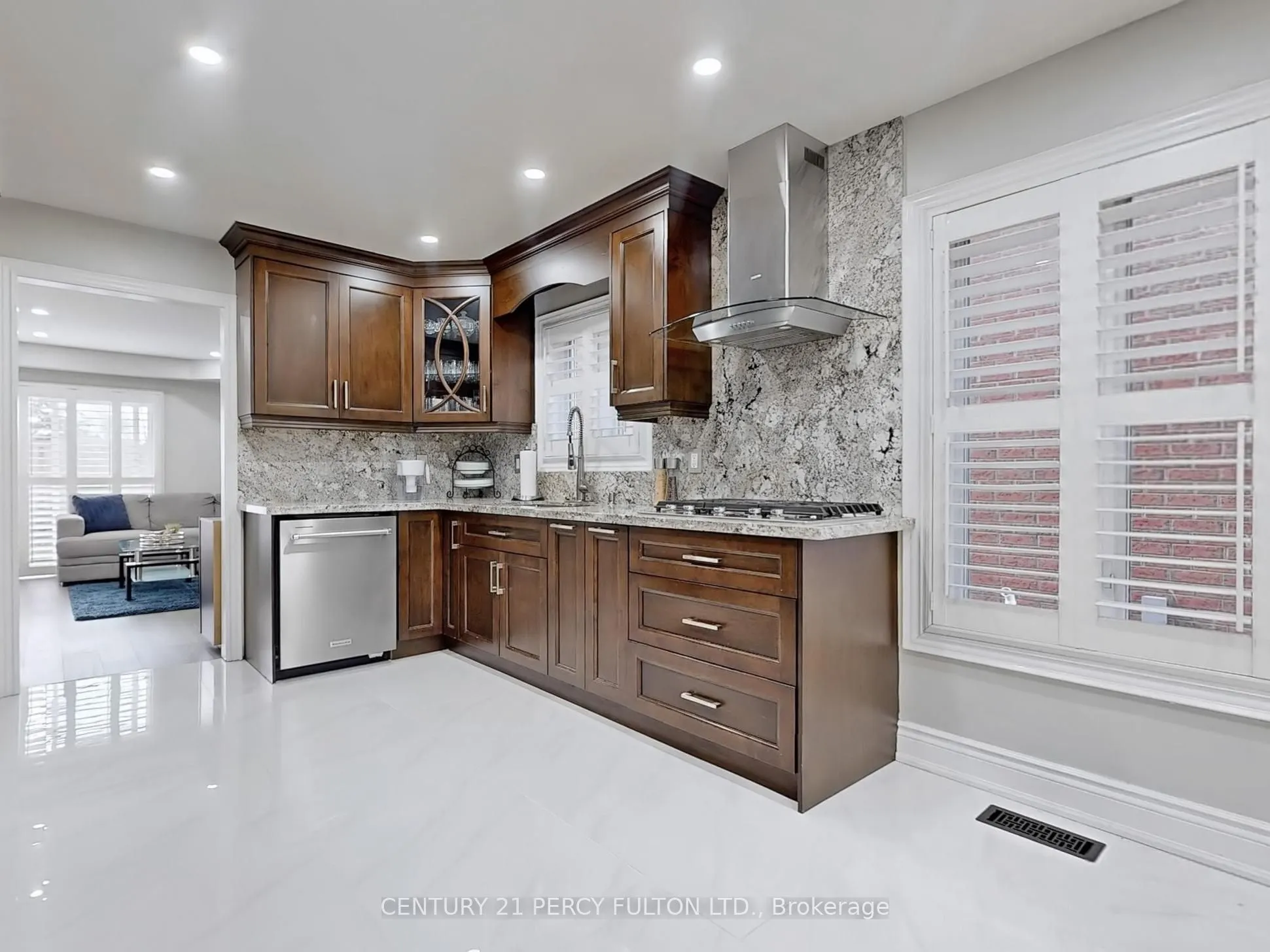 74 Doubtfire Crescent
