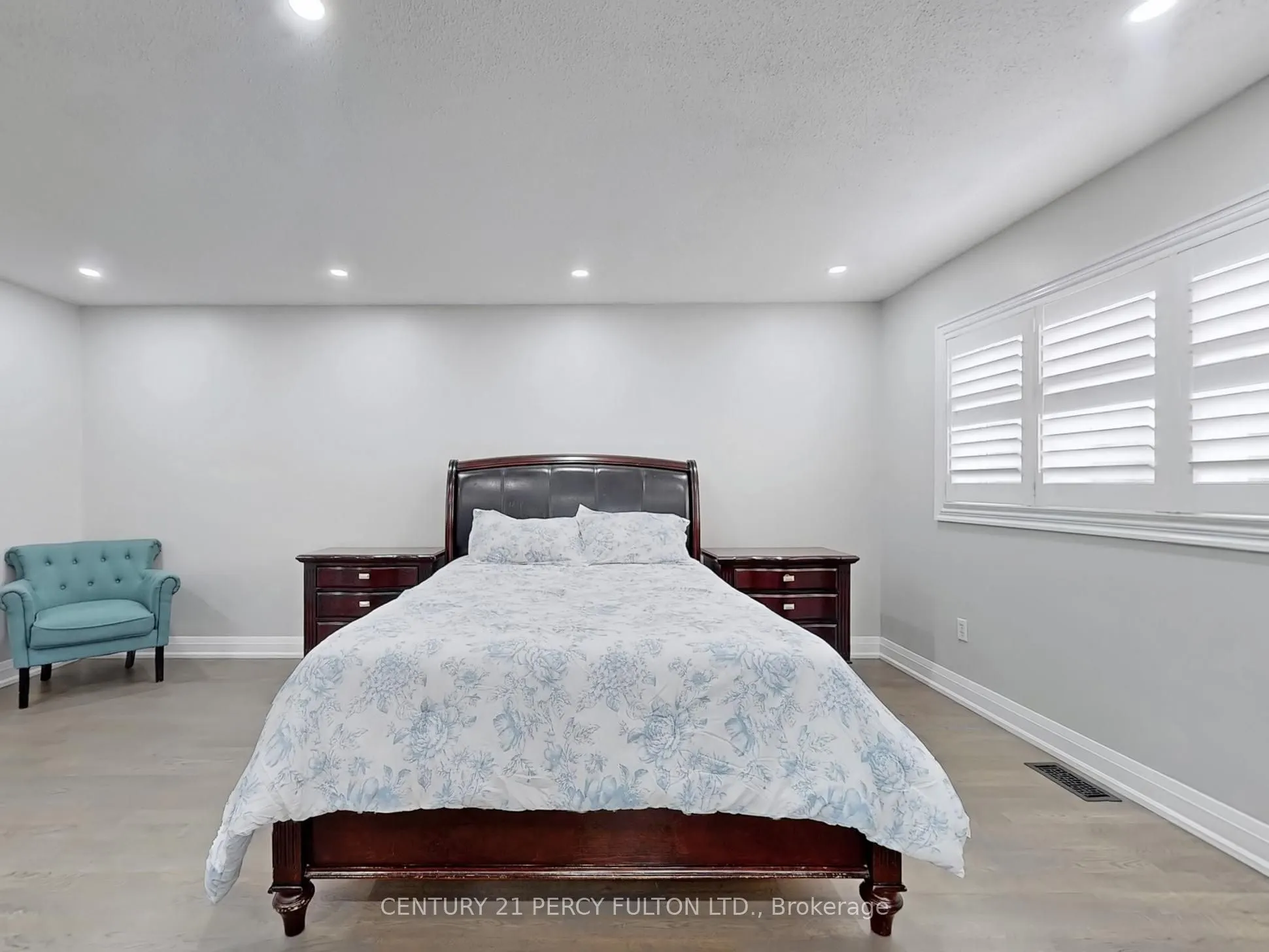 74 Doubtfire Crescent