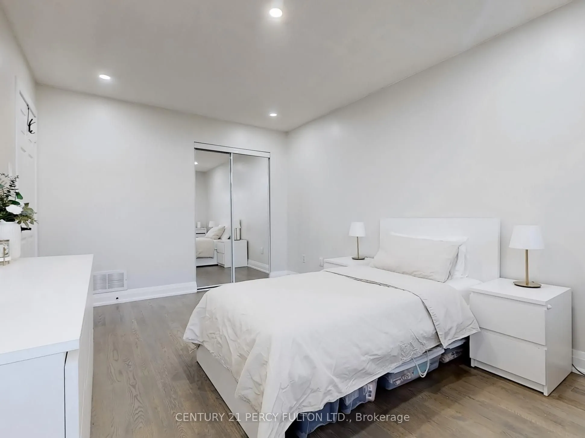 74 Doubtfire Crescent