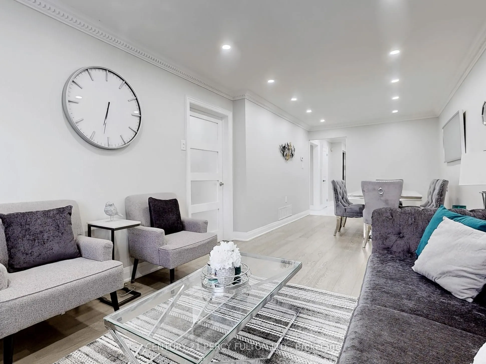 74 Doubtfire Crescent