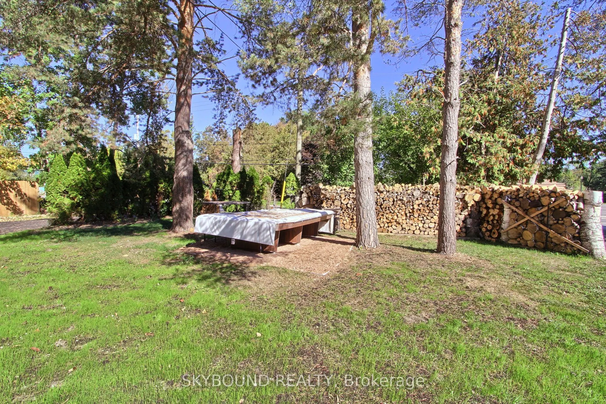 2388 25 Side Road N