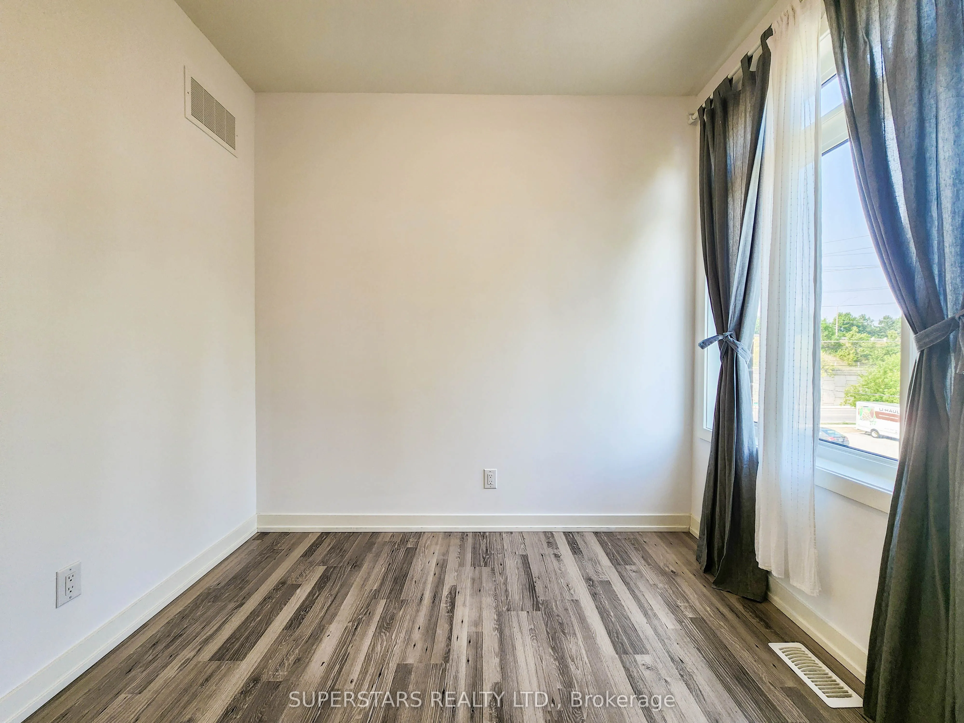 370 A Red Maple Road, #3