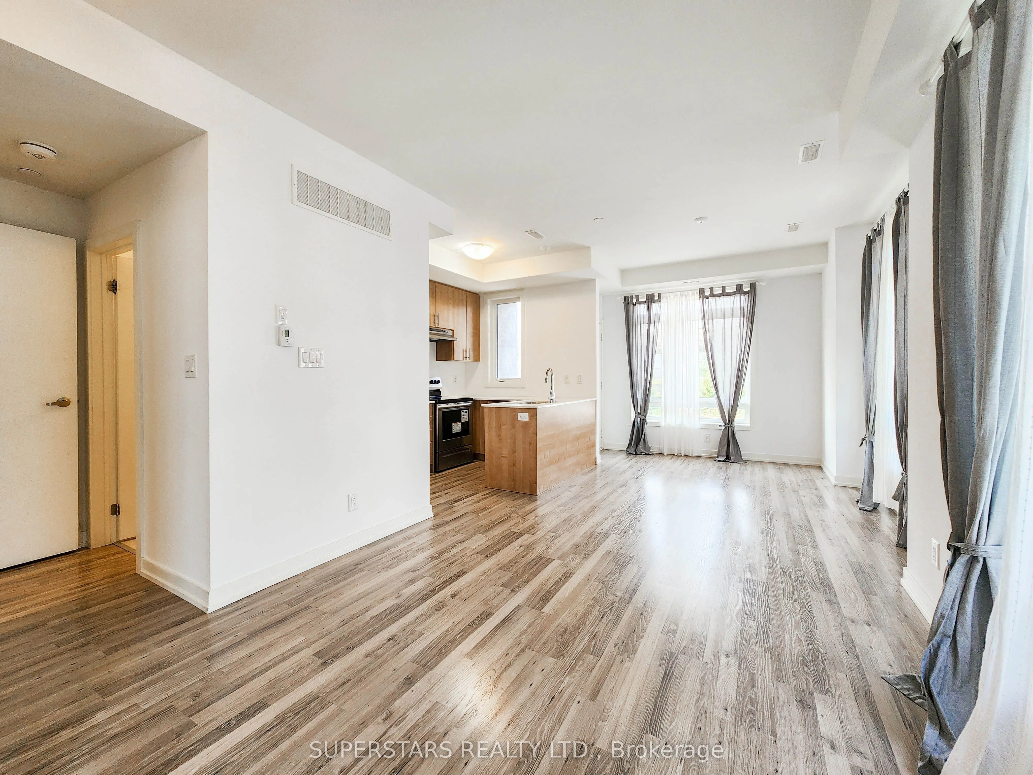 370 A Red Maple Road, #3
