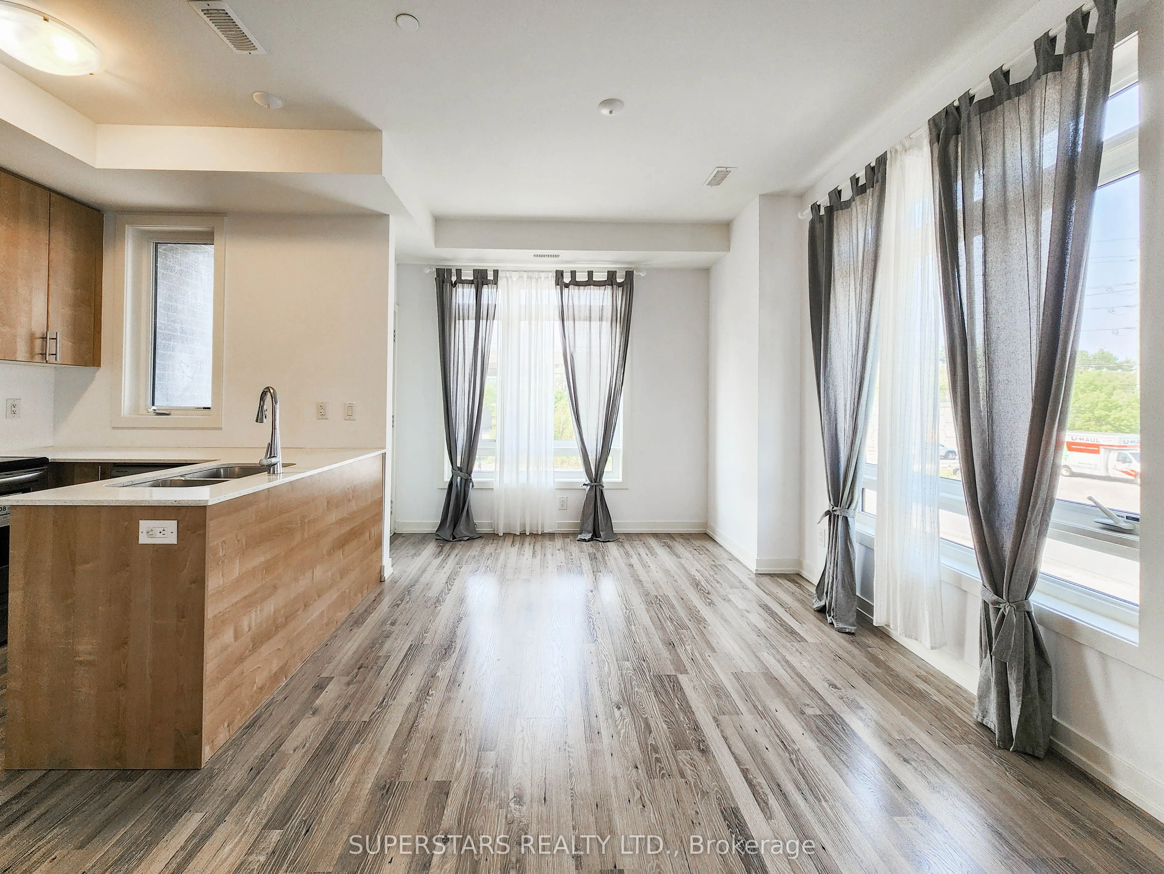 370 A Red Maple Road, #3