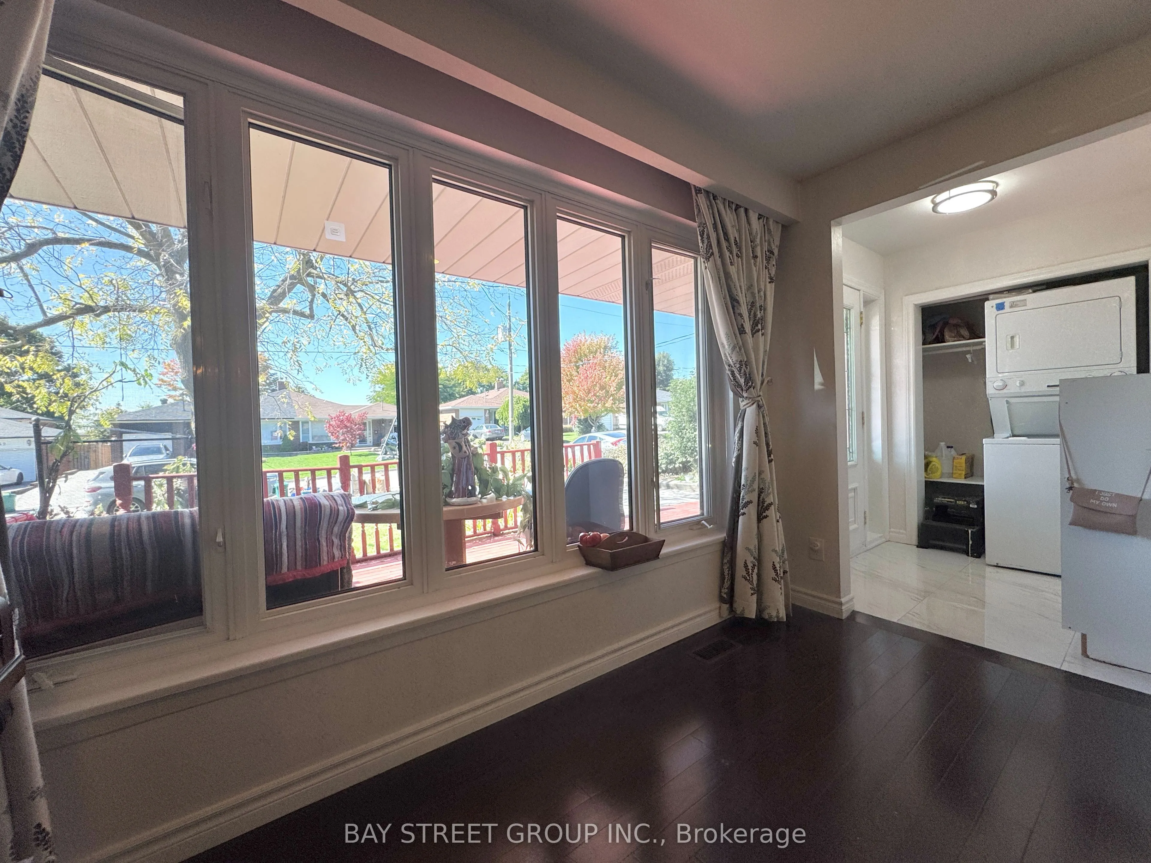 43 Sherwood Forest Drive, #Main Floor