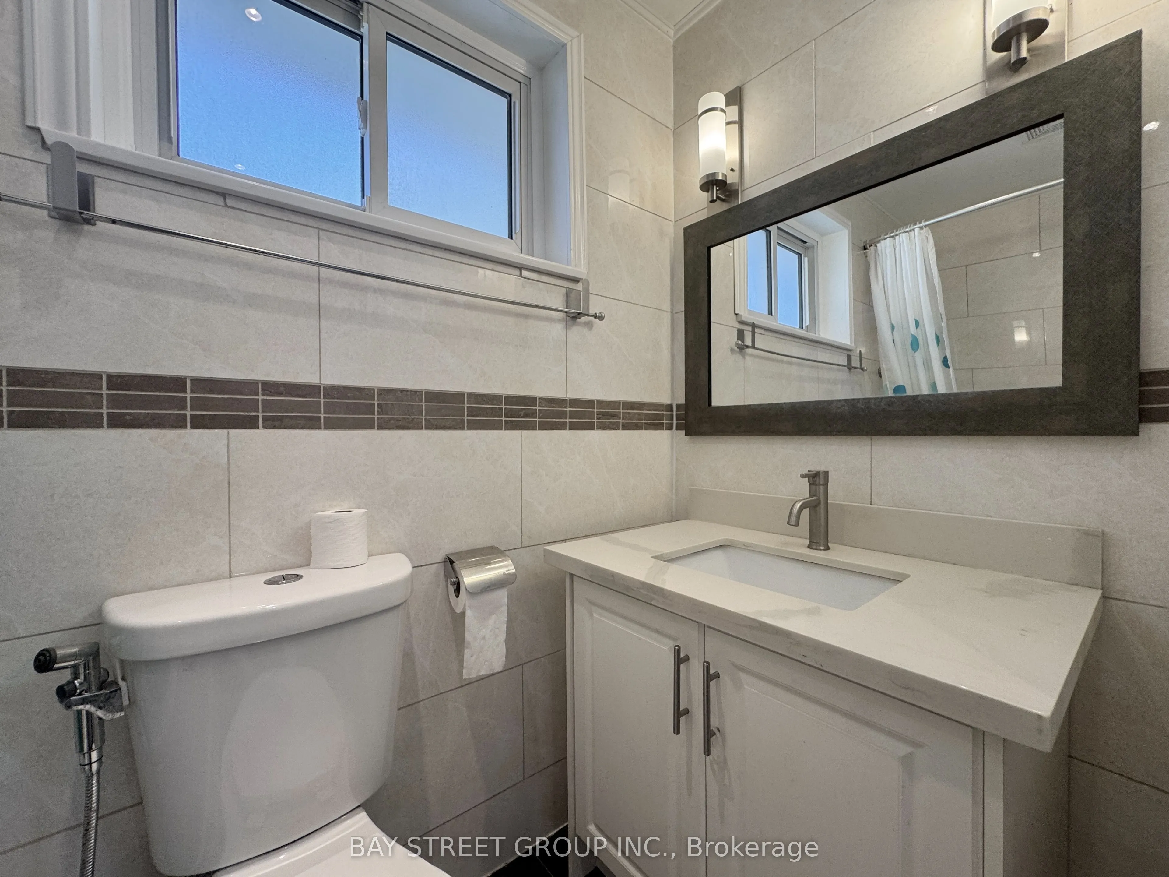 43 Sherwood Forest Drive, #Main Floor