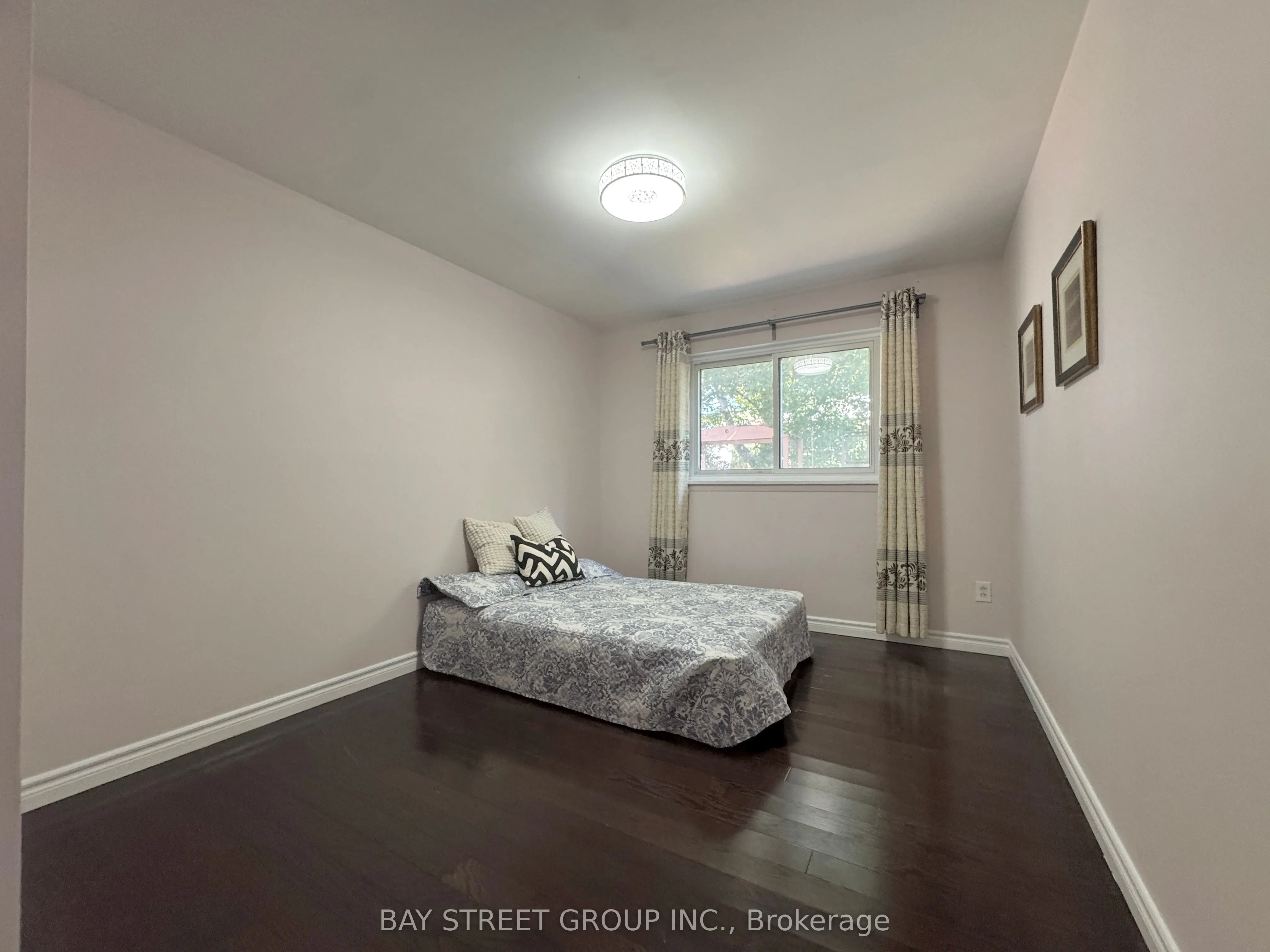 43 Sherwood Forest Drive, #Main Floor