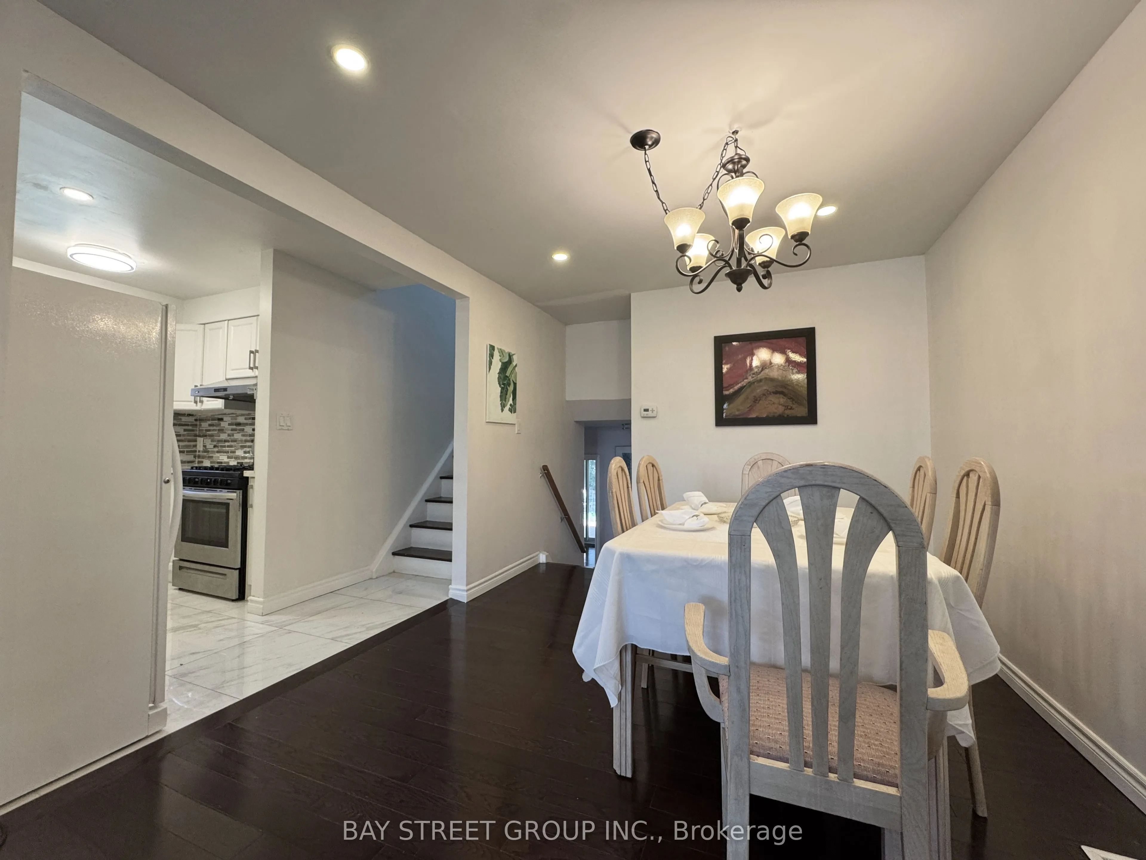 43 Sherwood Forest Drive, #Main Floor
