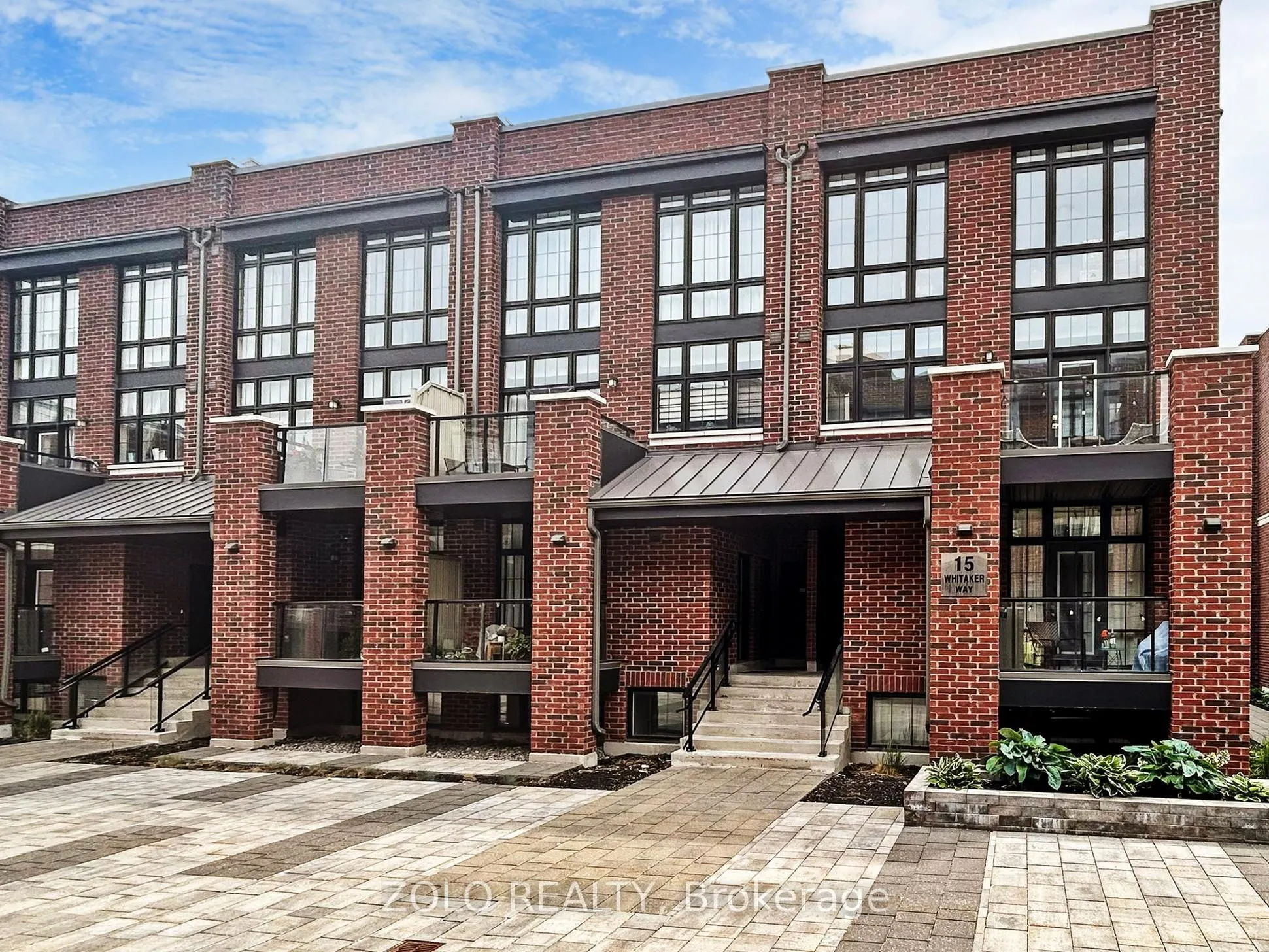 15 Whitaker Way, #322