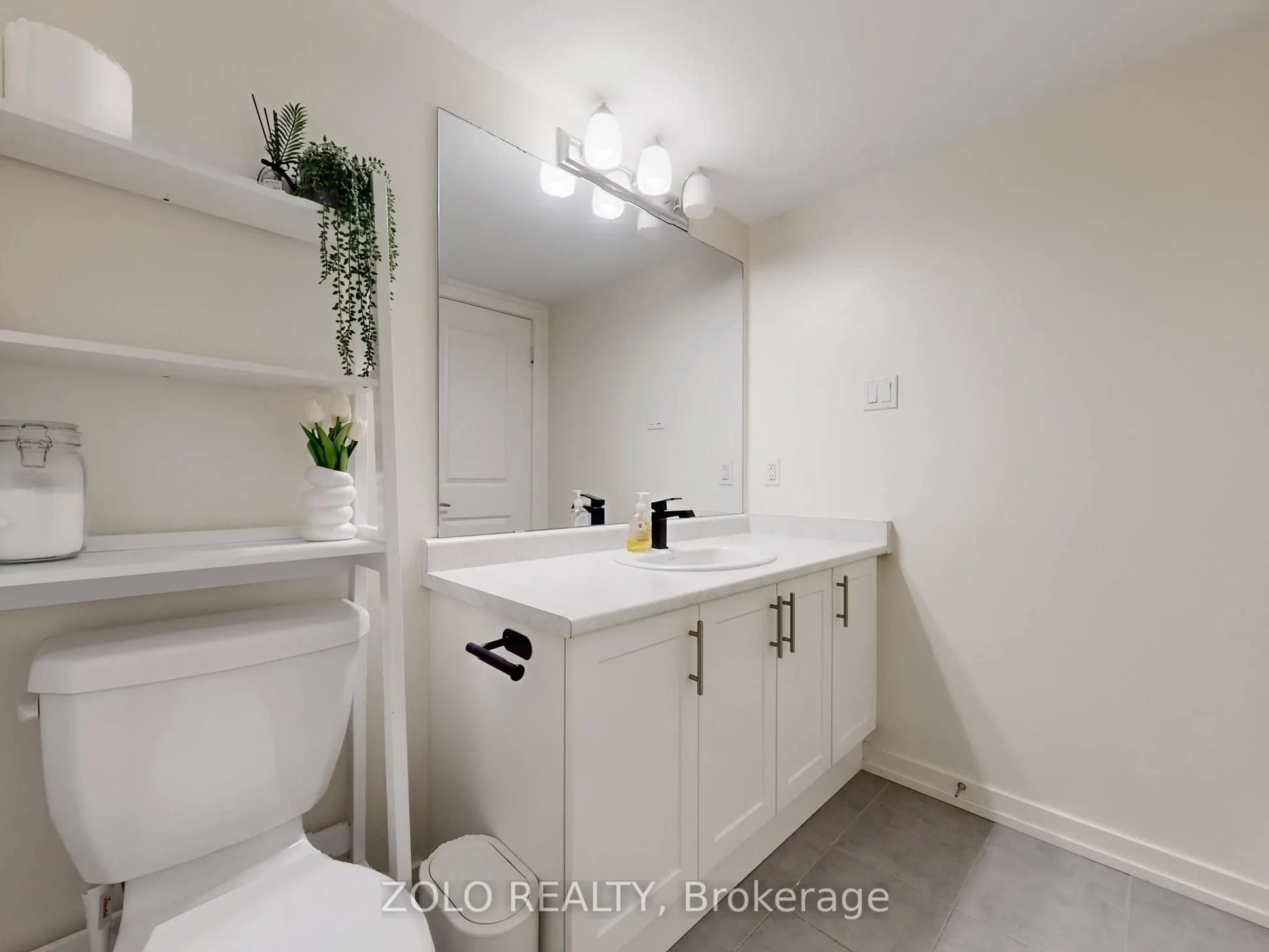 15 Whitaker Way, #322