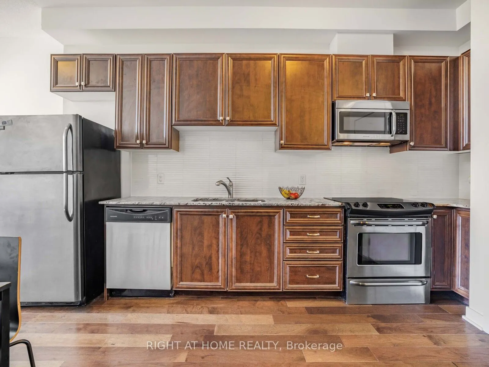 10376 Yonge Street, #406